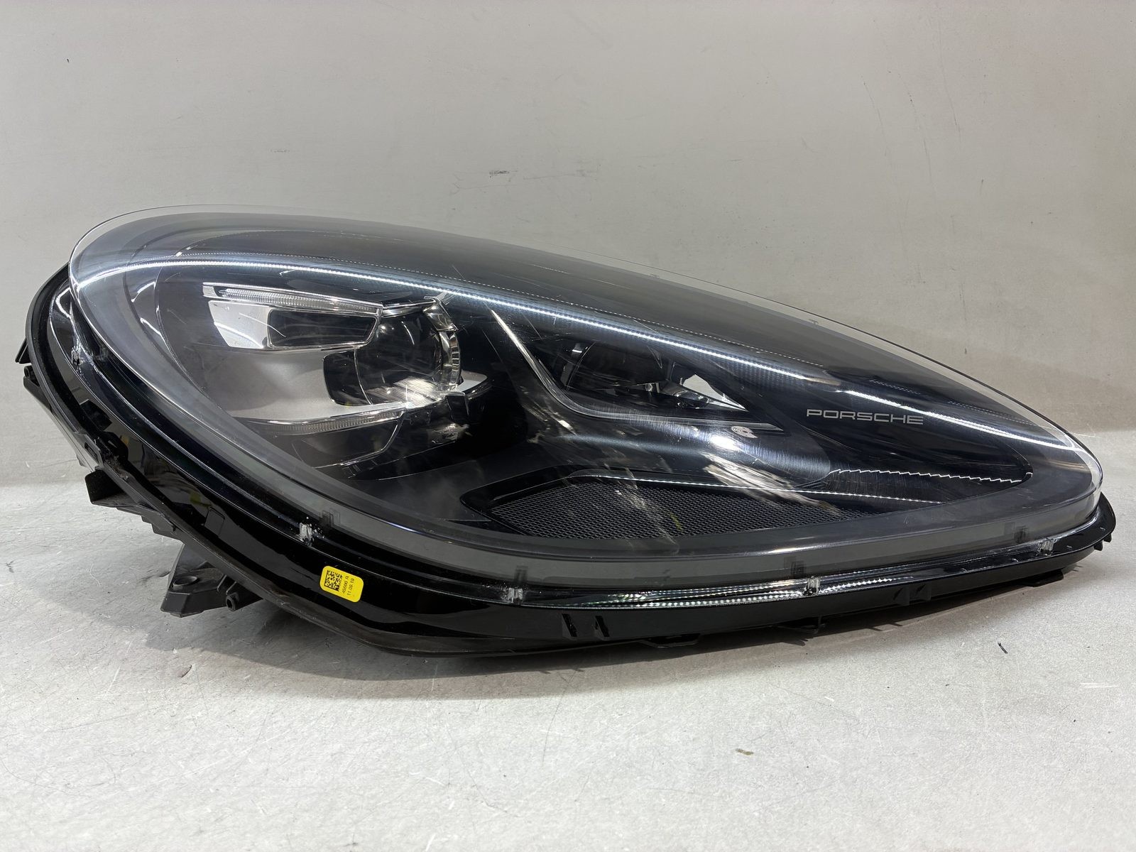 2019 2021 PORSCHE MACAN HEADLIGHT OEM RH RIGHT SIDE ADAPTIVE LED 95B 941 010 AR