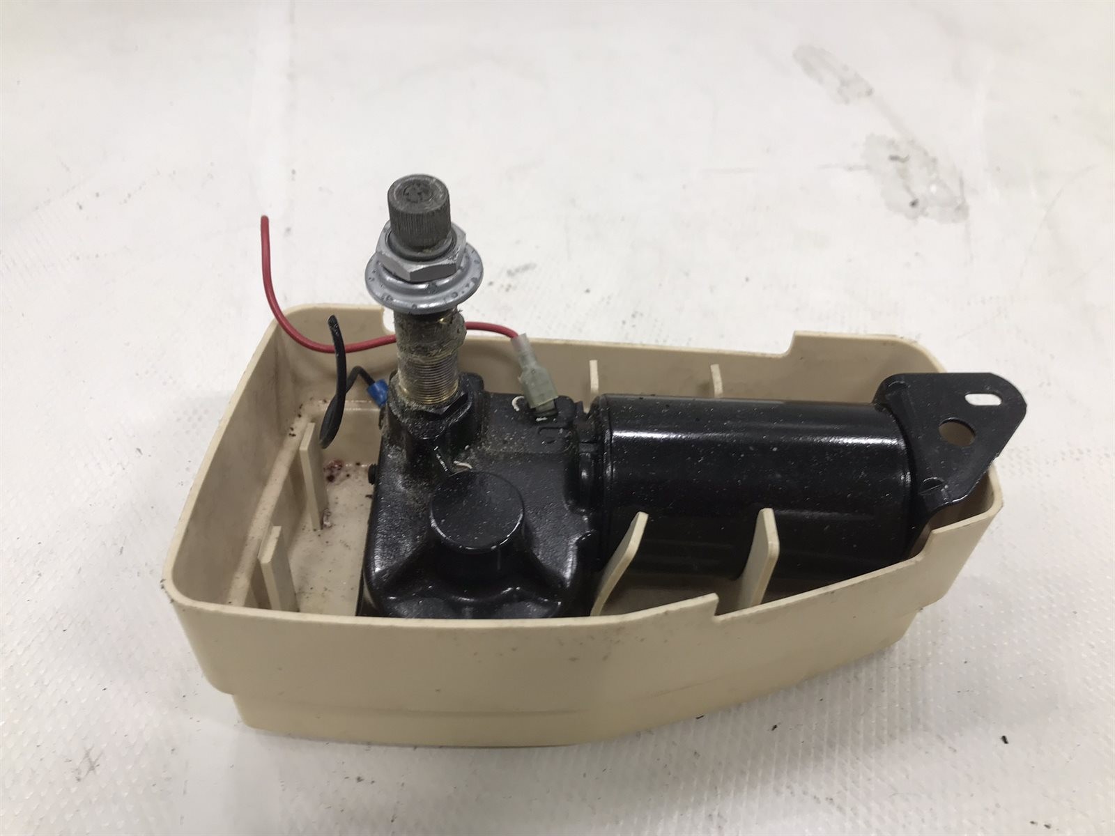 92 Bayliner Ciera Boat 12V WWf windshield wiper motor marine
