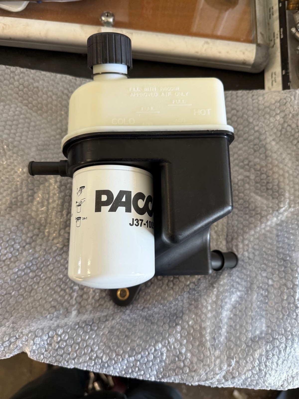 PACCAR Power Steering Resovior Brand New OEM PACCAR Power Steering Resovior Brand New OEM