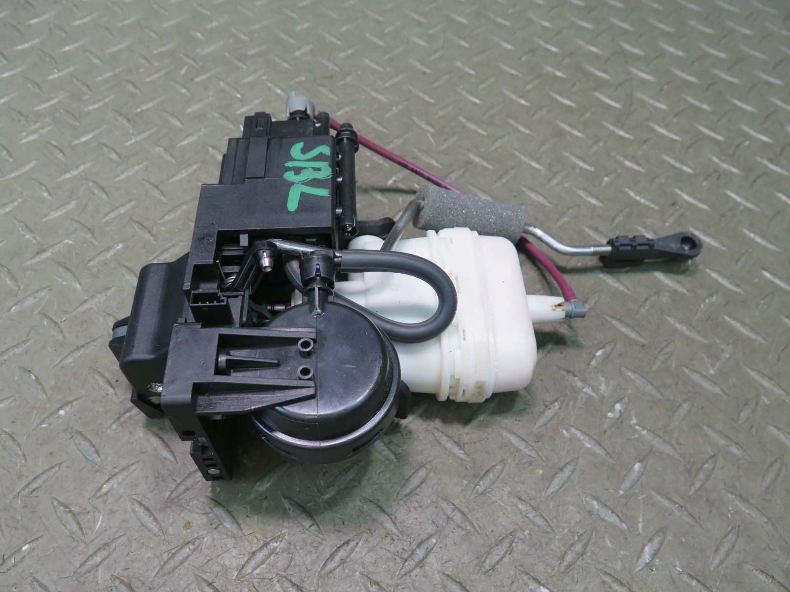 03-12 MERCEDES R230 SL-CLASS REAR TRUNK LID LOCK LATCH ACTUATOR OEM