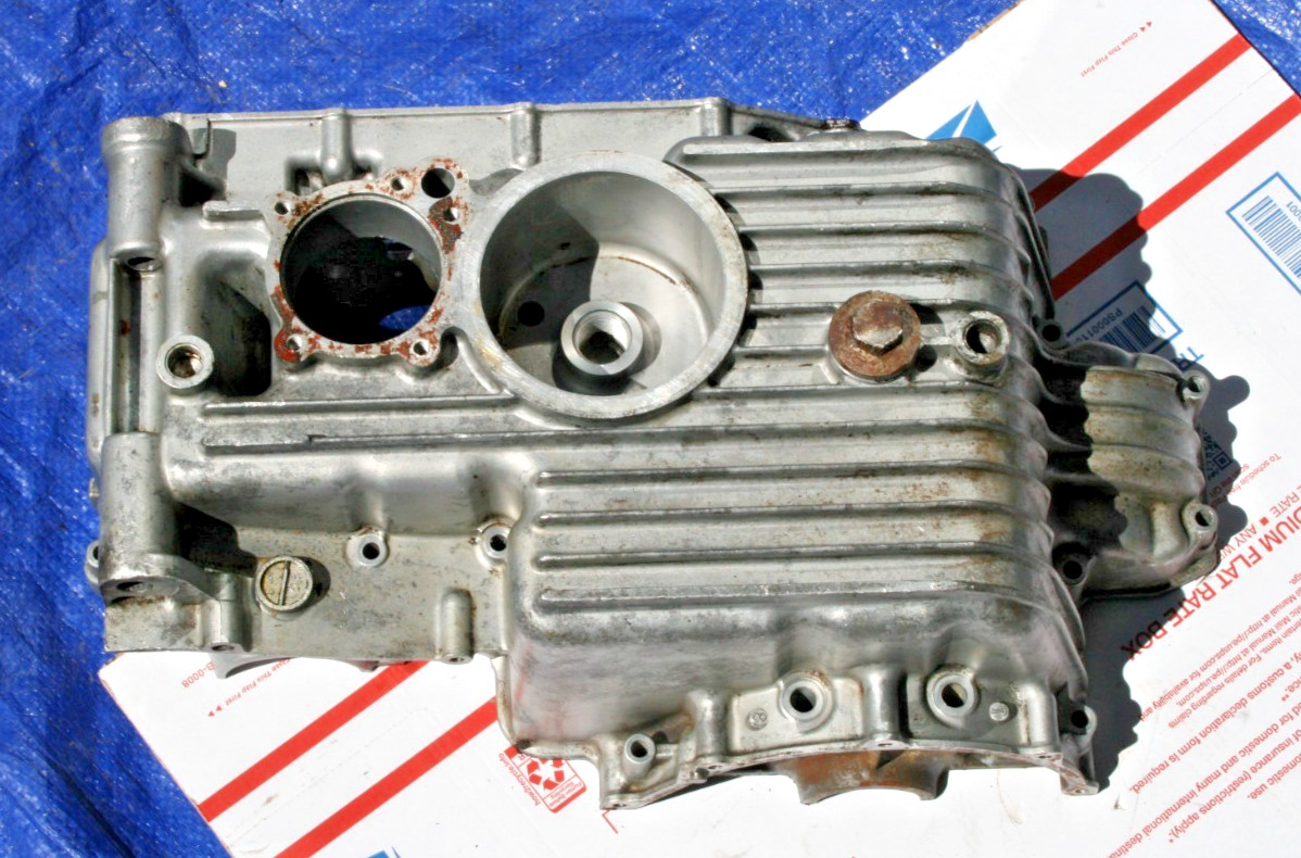 1974-77 KAWASAKI KZ400 OEM BOTTOM ENGINE CASE 1974-77 KAWASAKI KZ400 OEM BOTTOM ENGINE CASE