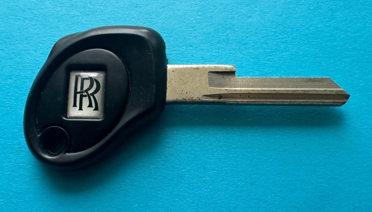 OEM 1997-2001 ROLLS ROYCE SILVER DAWN SPUR CORNICE GENUINE MASTER KEY FOB BLANK OEM 1997-2001 ROLLS ROYCE SILVER DAWN SPUR CORNICE GENUINE MASTER KEY FOB BLANK