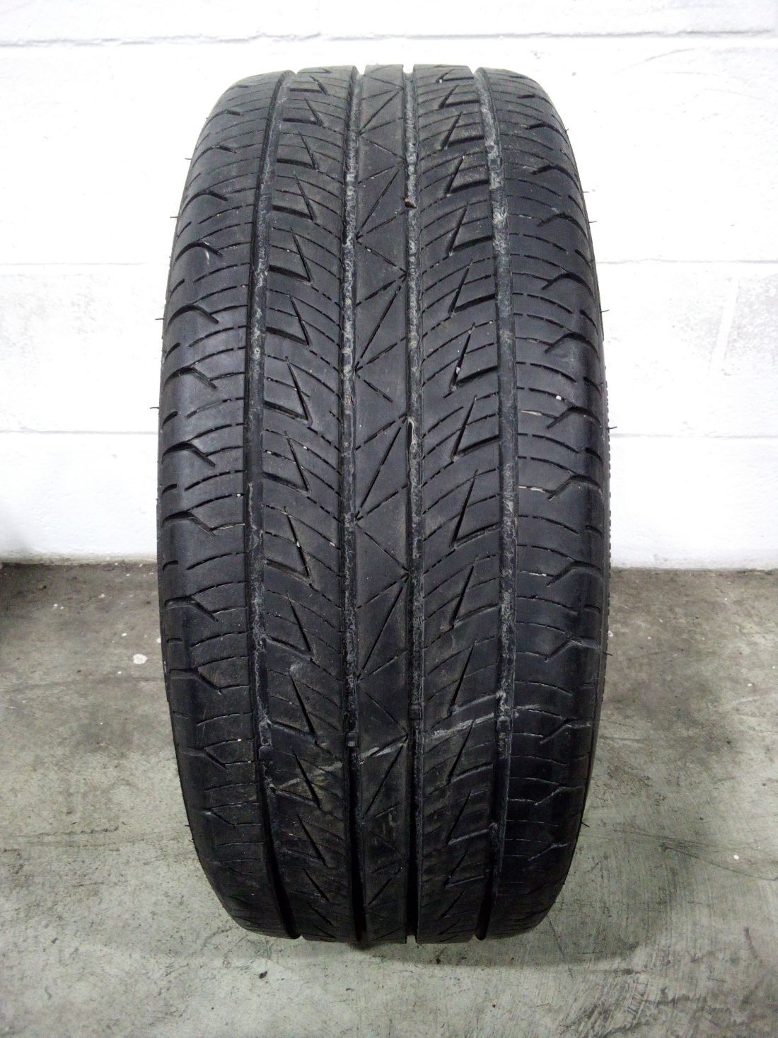 1x P215/45R17 Fuzion UHP Sport A/S 7/32 Used Tire