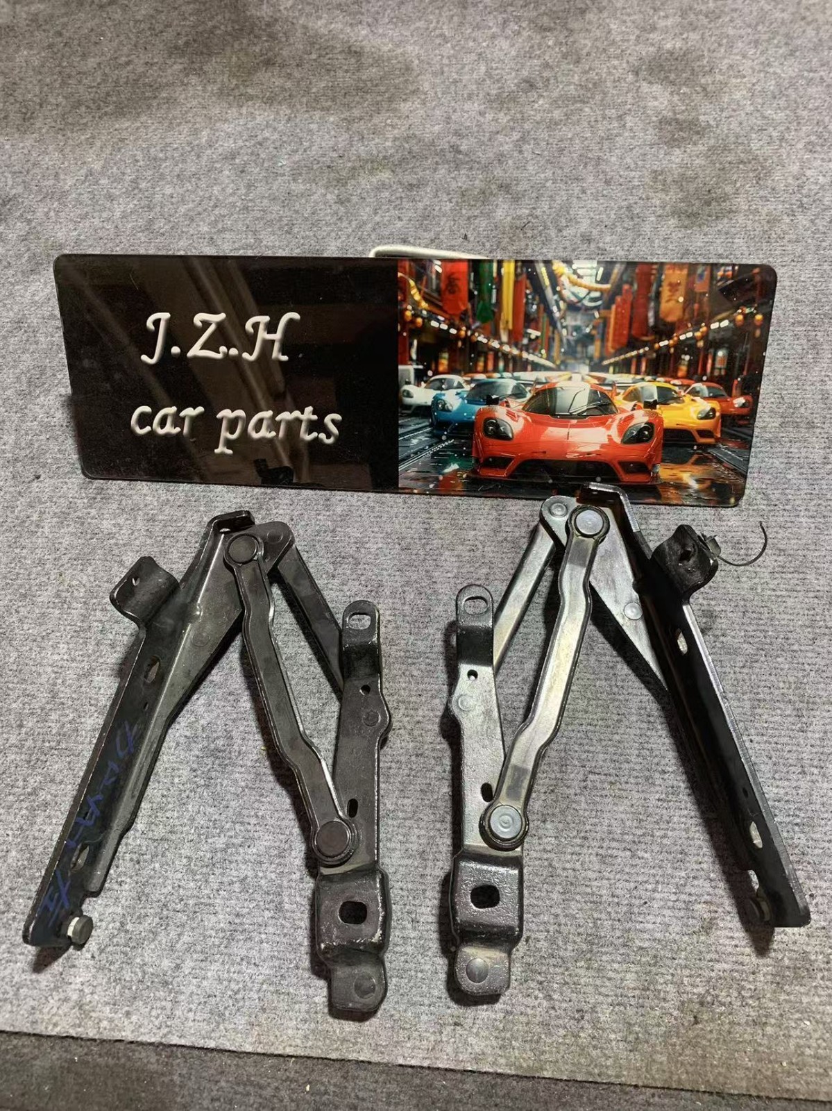 Used,For Ferrari California F149 Rear Boot Trunk Lid Hinges Pair OEM PN 70001686 Used,For Ferrari California F149 Rear Boot Trunk Lid Hinges Pair OEM PN 70001686