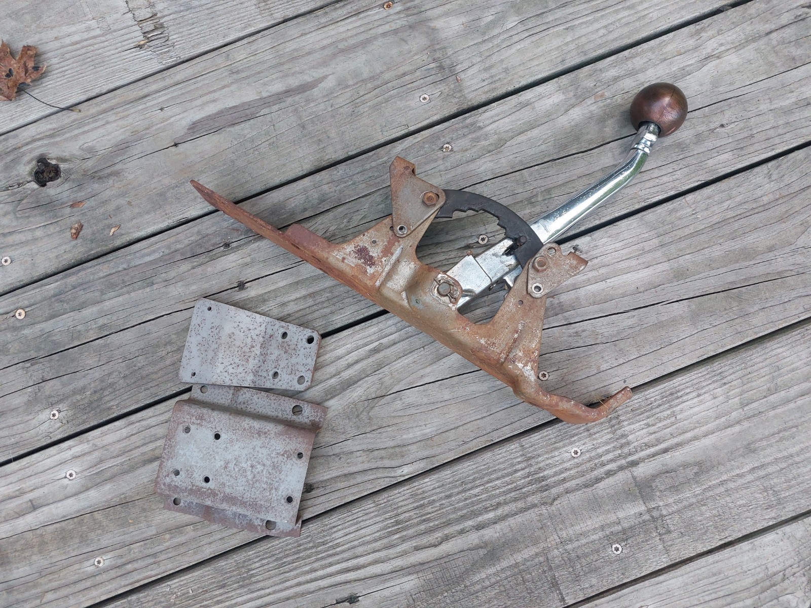 1970 1971 1972 Oldsmobile Cutlass 442 Floor Shifter Assembly GM OEM 1970 1971 1972 Oldsmobile Cutlass 442 Floor Shifter Assembly GM OEM