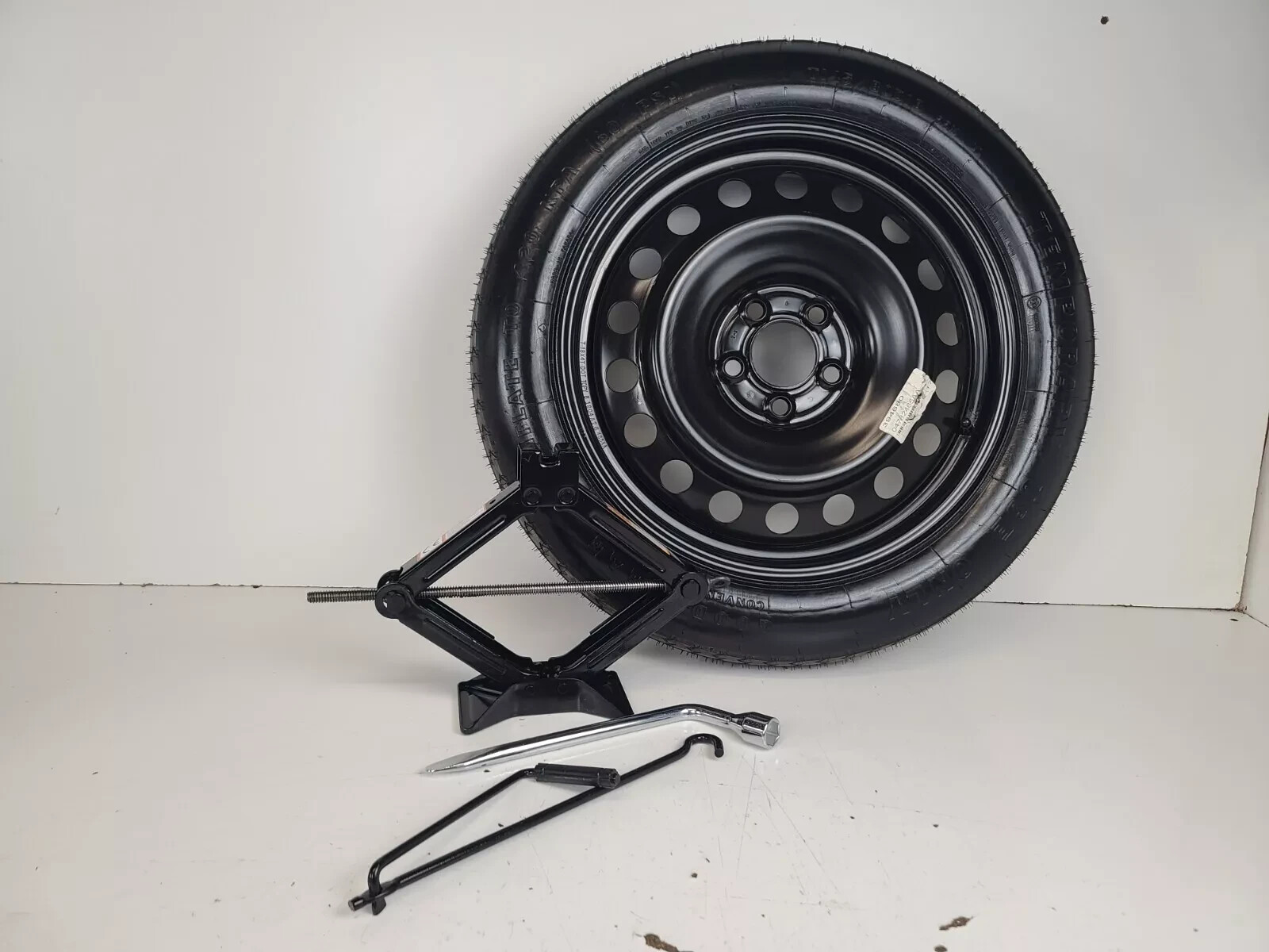 Spare Tire W/Jack Kit 18