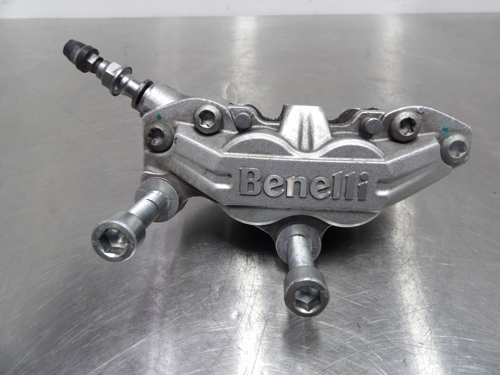 17-25 Benelli 302s front brake caliper left 45500J800302