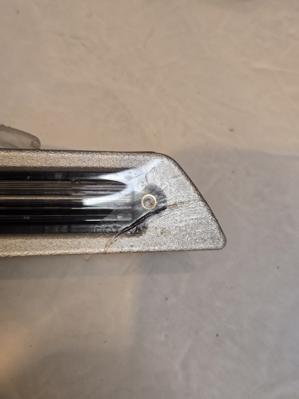 Genuine LEER Truck cap Clear L.E.D. 3rd brake light 136501 W/CRACK 