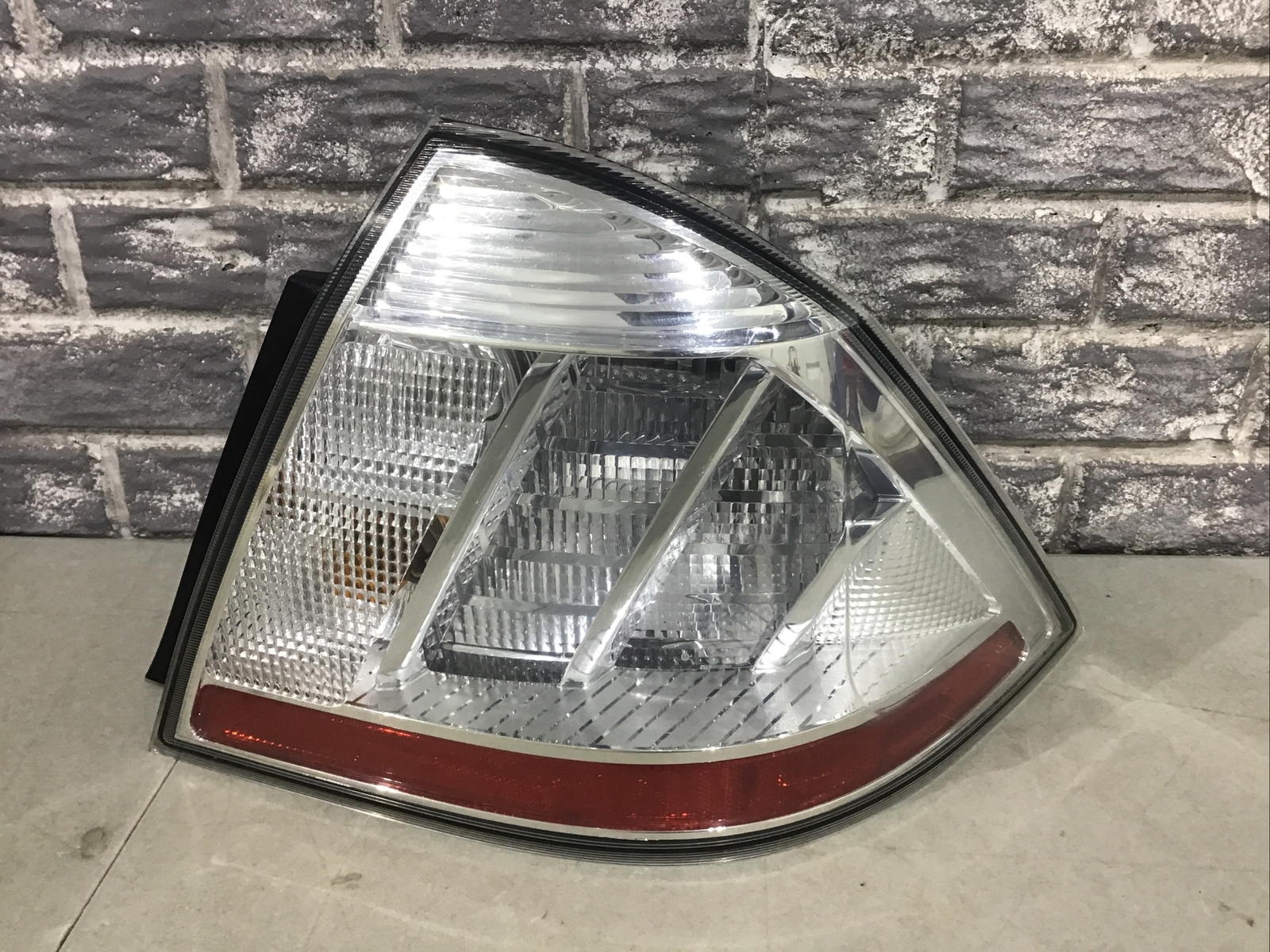 2008 2009 Mercury Sable Tail Light Right (passenger Side) OEM, COMPLETE