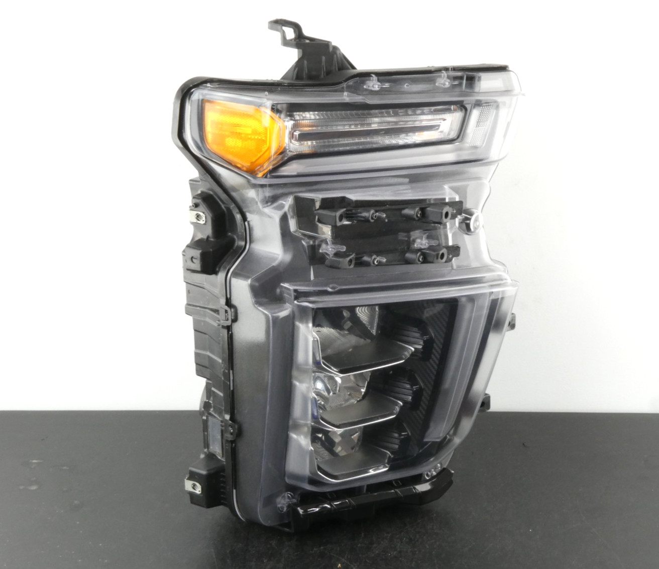 2020-2023 Chevrolet Silverado 2500 3500 Headlight Right Passenger Side LED OEM 2020-2023 Chevrolet Silverado 2500 3500 Headlight Right Passenger Side LED OEM