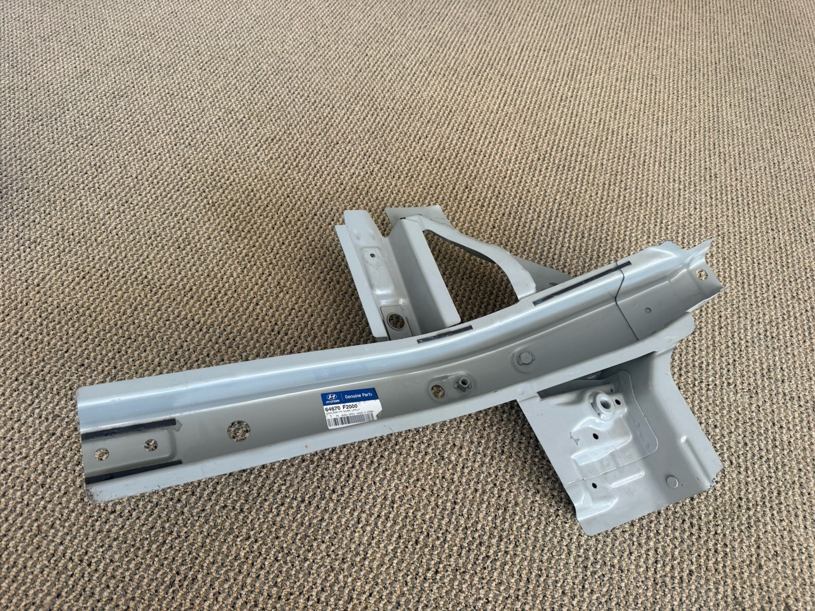 2017 2018 Hyundai Elantra Korea Rear Left Lower Rail Panel 64670-F2000 OEM 3115