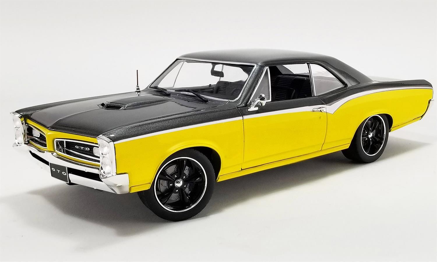 1:18 Scale 1966 Pontiac GTO Restomod Diecast Model 1:18 Scale 1966 Pontiac GTO Restomod Diecast Model