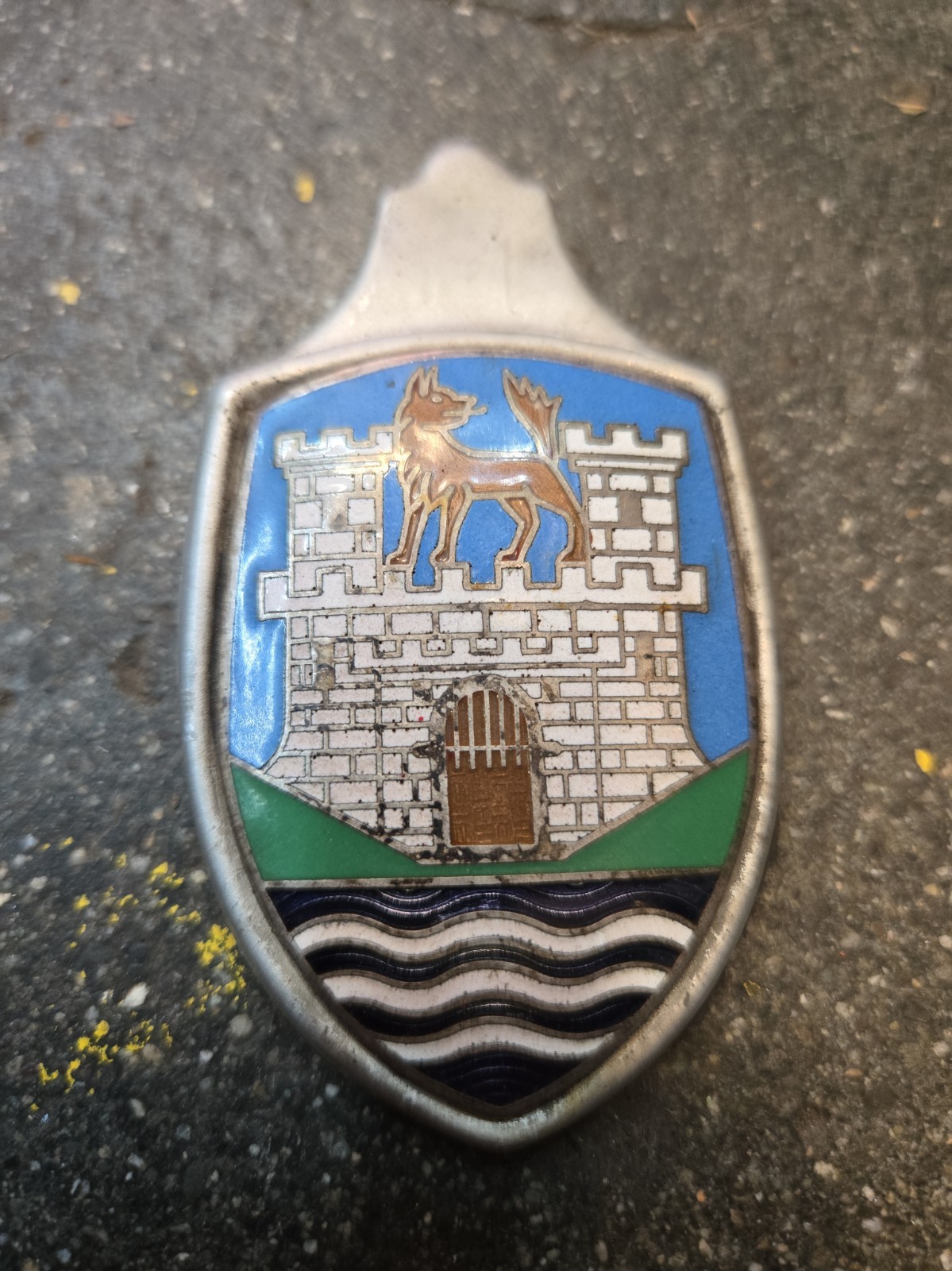 VW Beetle Wolfsburg Original Emblem VW Beetle Wolfsburg Original Emblem