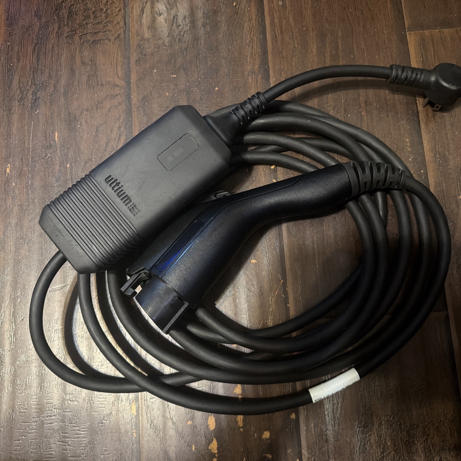 GM Ultium Dual Level EV Charger 85775040 120V NEMA 5-15 Charging Cable OEM GM Ultium Dual Level EV Charger 85775040 120V NEMA 5-15 Charging Cable OEM