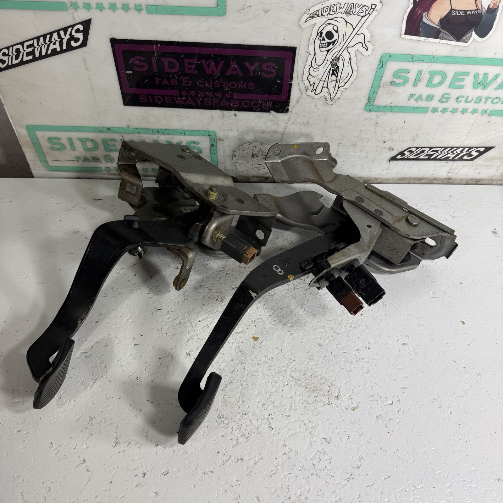 03-08 Infiniti G35 Nissan 350z Manual Clutch & Brake Pedal Set