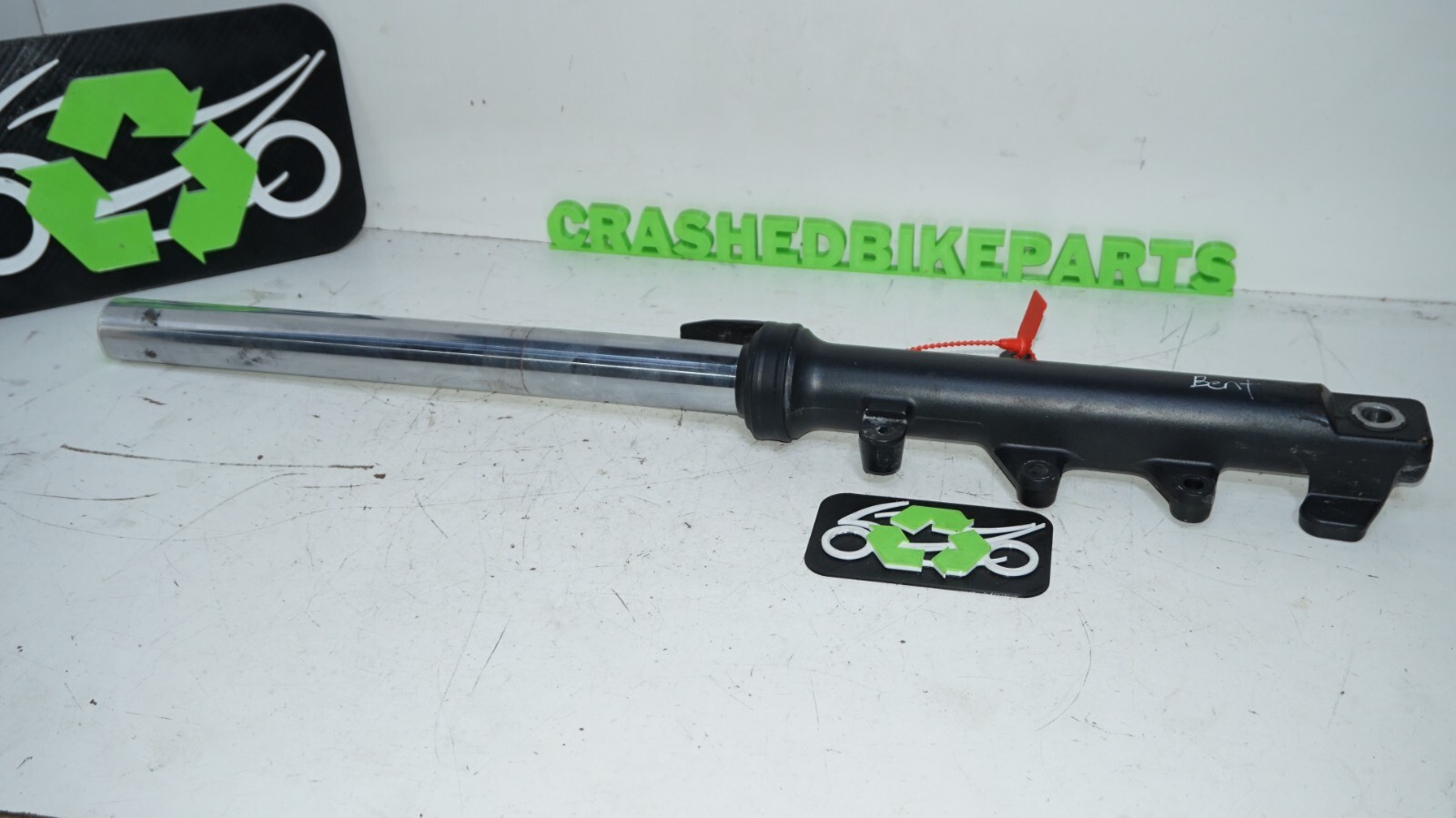 2016 15-18 Yamaha YZFR3 R3 Right Fork Tube Suspension Absorber 148301 BENT 2016 15-18 Yamaha YZFR3 R3 Right Fork Tube Suspension Absorber 148301 BENT