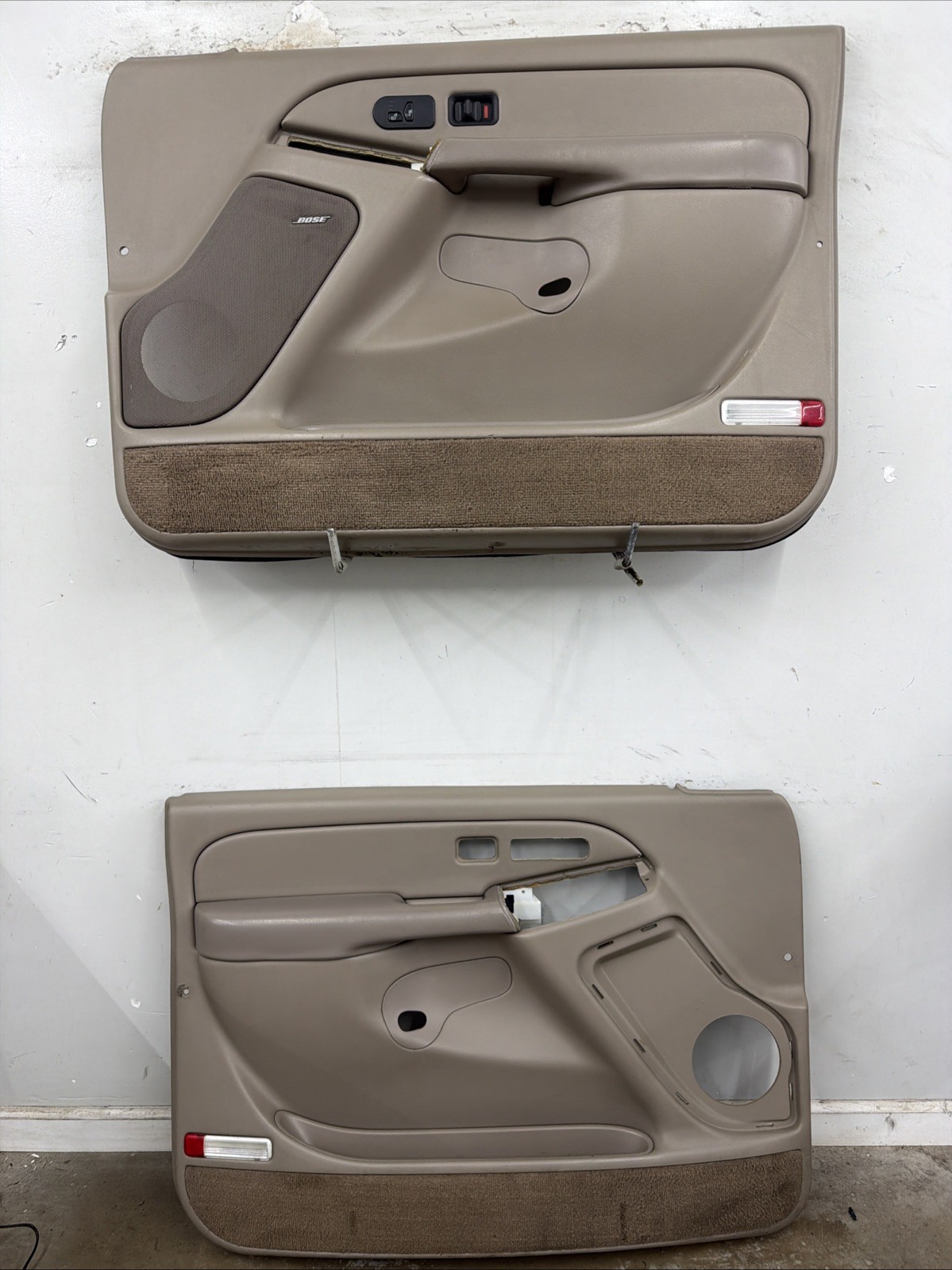 03-07 Chevy Silverado GMC Sierra Tahoe Yukon Pair Door Panels OEM Med Neutral