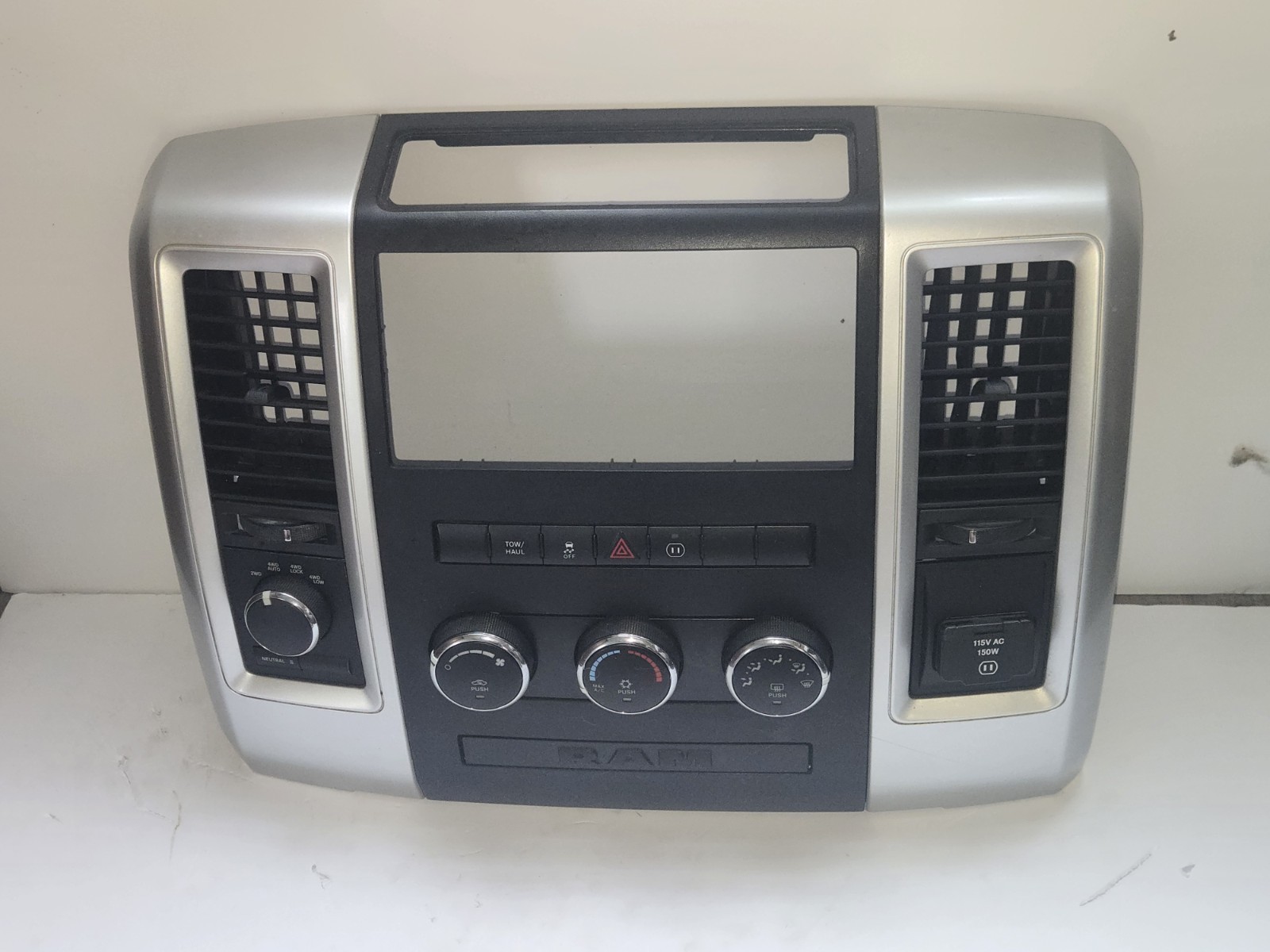 09-12 Dodge RAM 1500 Dash Instrument Panel Bezel Radio 1EB051SDAC AC Heat Contrl 09-12 Dodge RAM 1500 Dash Instrument Panel Bezel Radio 1EB051SDAC AC Heat Contrl