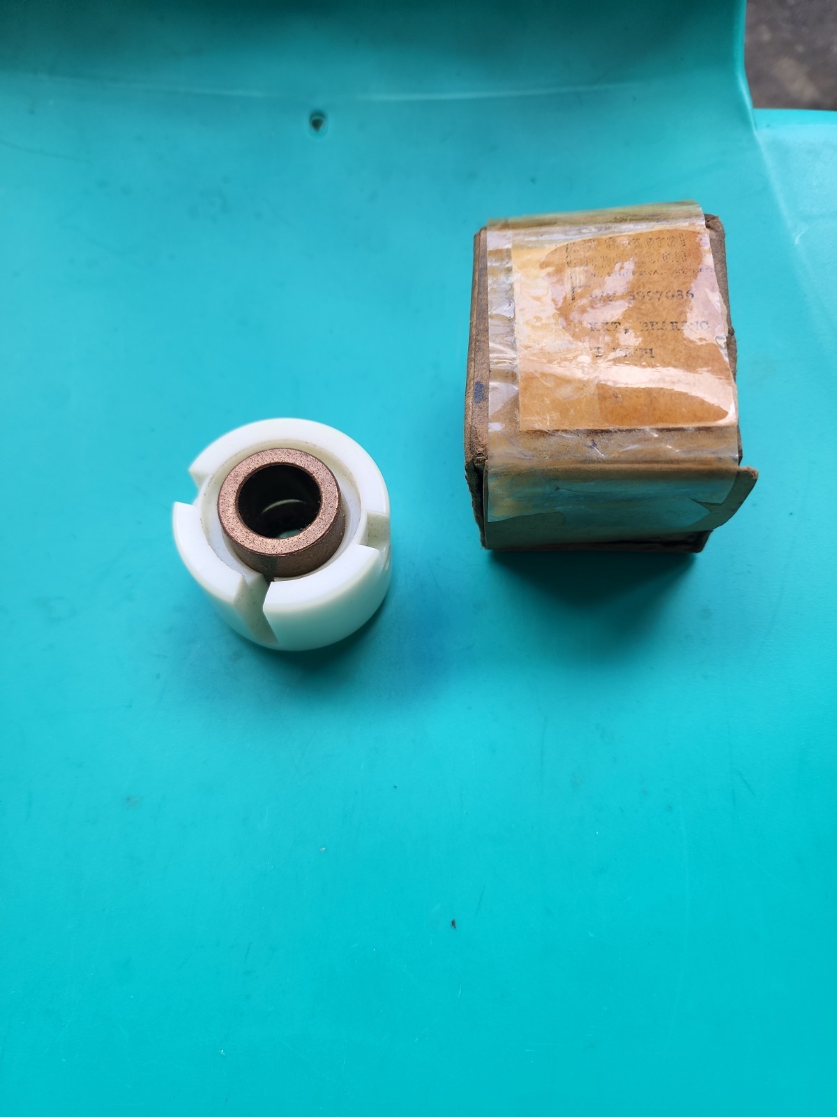 NOS AM GENERAL M715 STEERING COLUMN BEARING KIT P/N 5997036 ORIGINAL RARE OEM NOS AM GENERAL M715 STEERING COLUMN BEARING KIT P/N 5997036 ORIGINAL RARE OEM