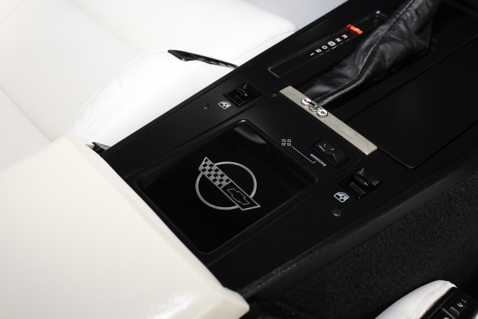C4 Corvette Center Console Cover Black 1984-1989 fits Corvette C4 Emblem C4 Corvette Center Console Cover Black 1984-1989 fits Corvette C4 Emblem