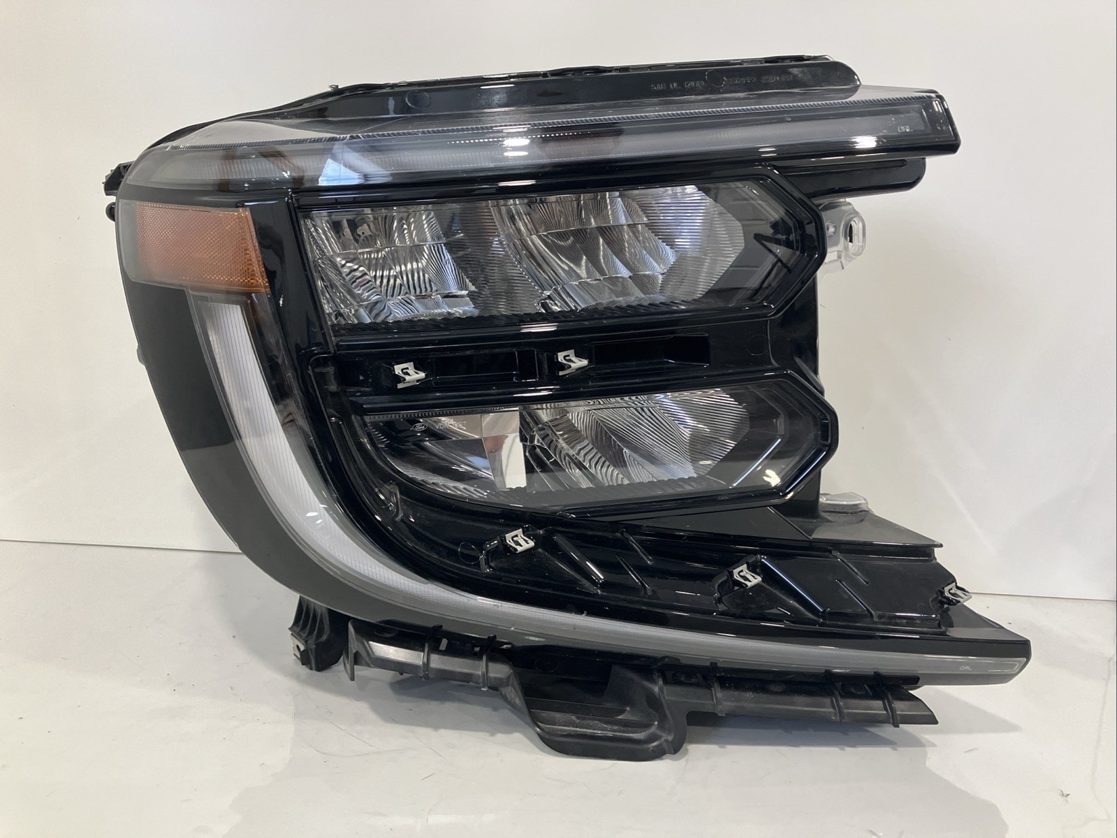 2025 2026 Ford Expedition Passenger Right RH LED Headlight OEM 3090