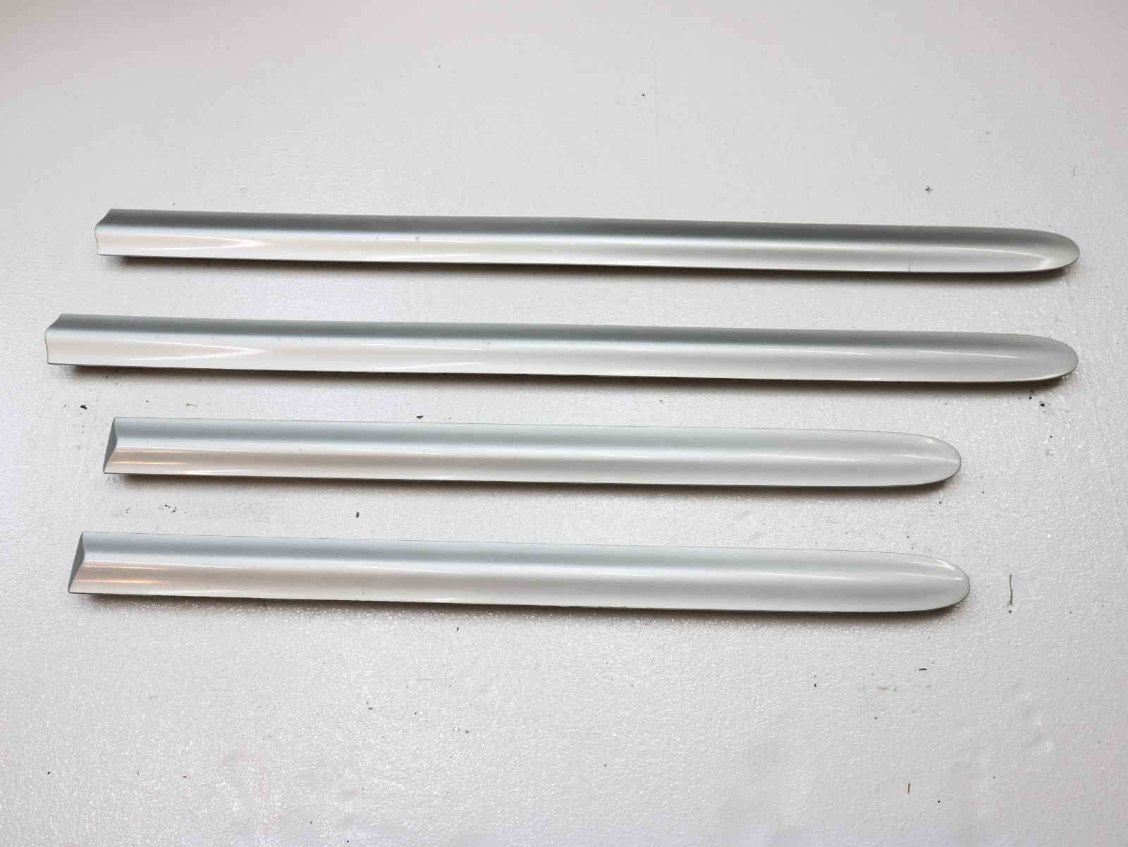 2000–2005 Buick LeSabre OEM Door Belt Trim Moulding Set Center Molding Silver