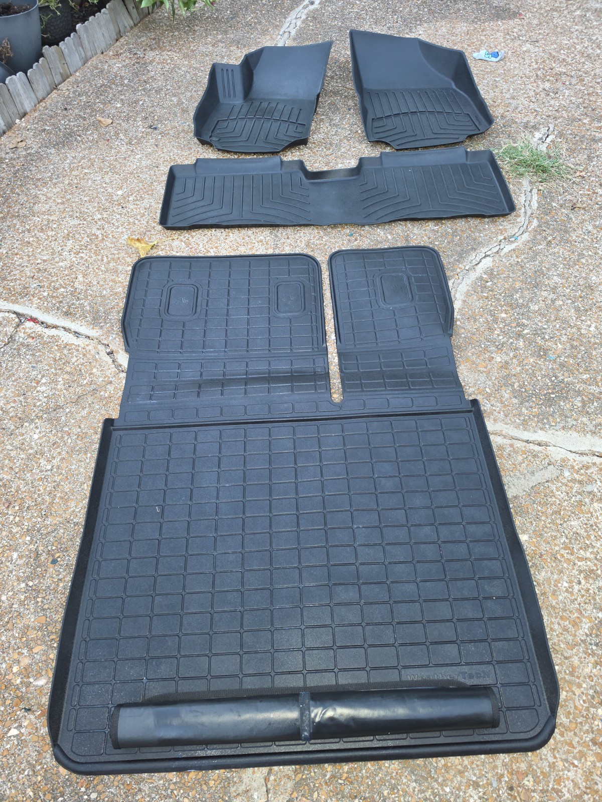 2018-2024 Chevy Equinox Weathertech Hp Floormats/liner Set Black 2018-2024 Chevy Equinox Weathertech Hp Floormats/liner Set Black