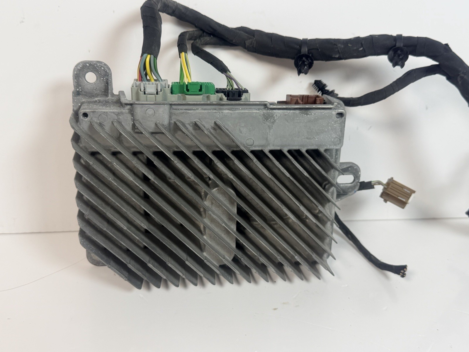 2013 - 2017 Cadillac XTS luxury - BOSE AUDIO SOUND AMPLIFIER OEM 23154761 2013 - 2017 Cadillac XTS luxury - BOSE AUDIO SOUND AMPLIFIER OEM 23154761