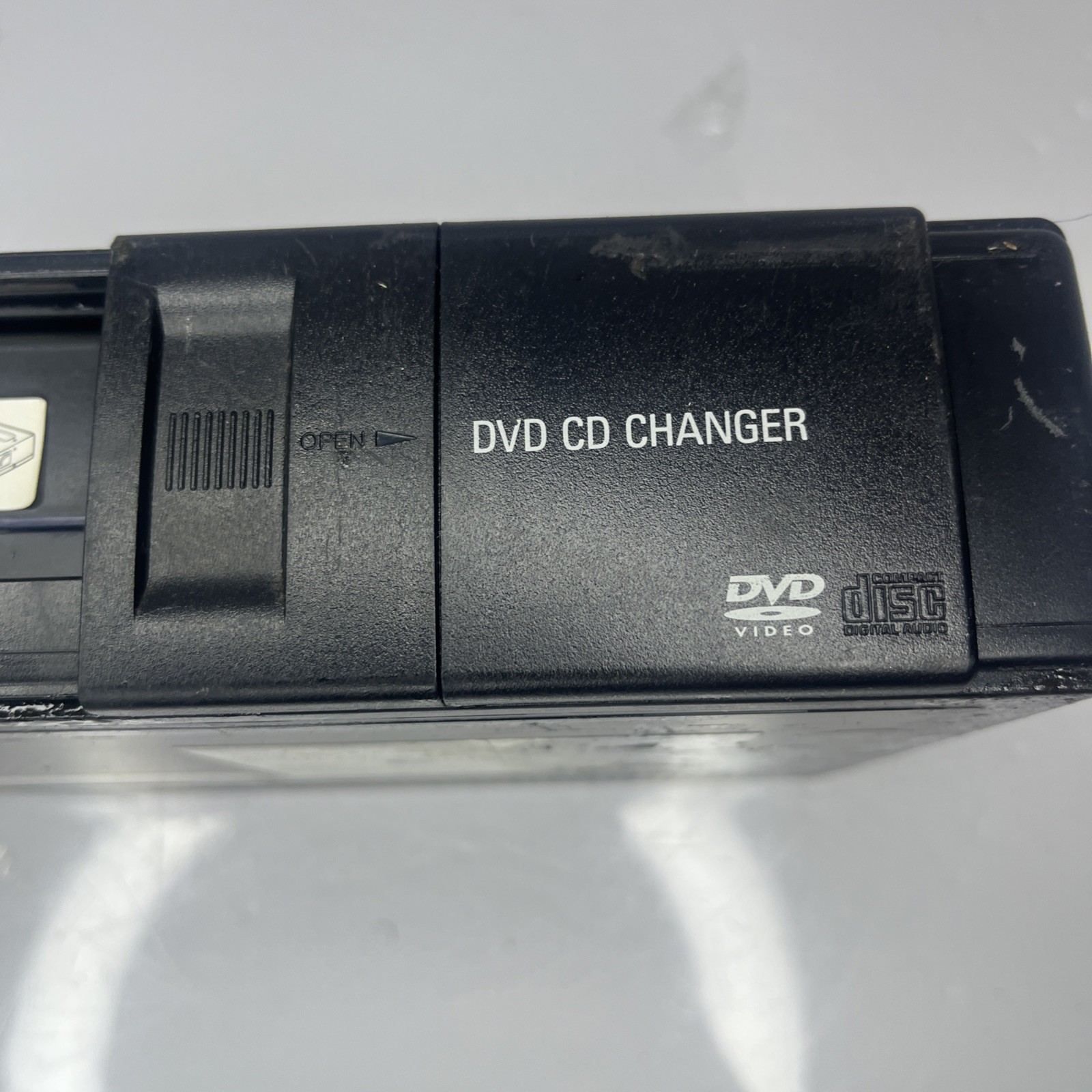 2002-2008 BMW 7 Series E65 E66 6-Disc DVD CD Changer w/Magazine OEM 65126967639