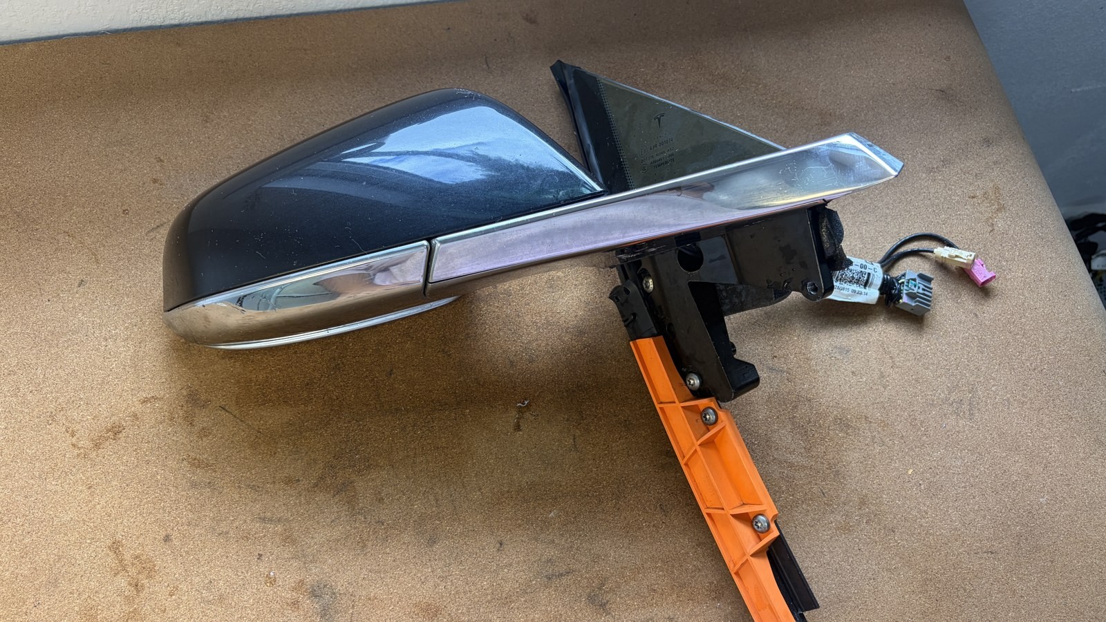 12-20 Tesla Model S Right Passenger Door Mirror 1041318-00-C w/ Quarter Glass