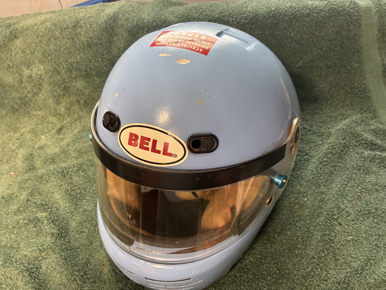 Vintage Bell Snell SA 95 M3 Kevlar Racing Helmet, bag and original box. Vintage Bell Snell SA 95 M3 Kevlar Racing Helmet, bag and original box.
