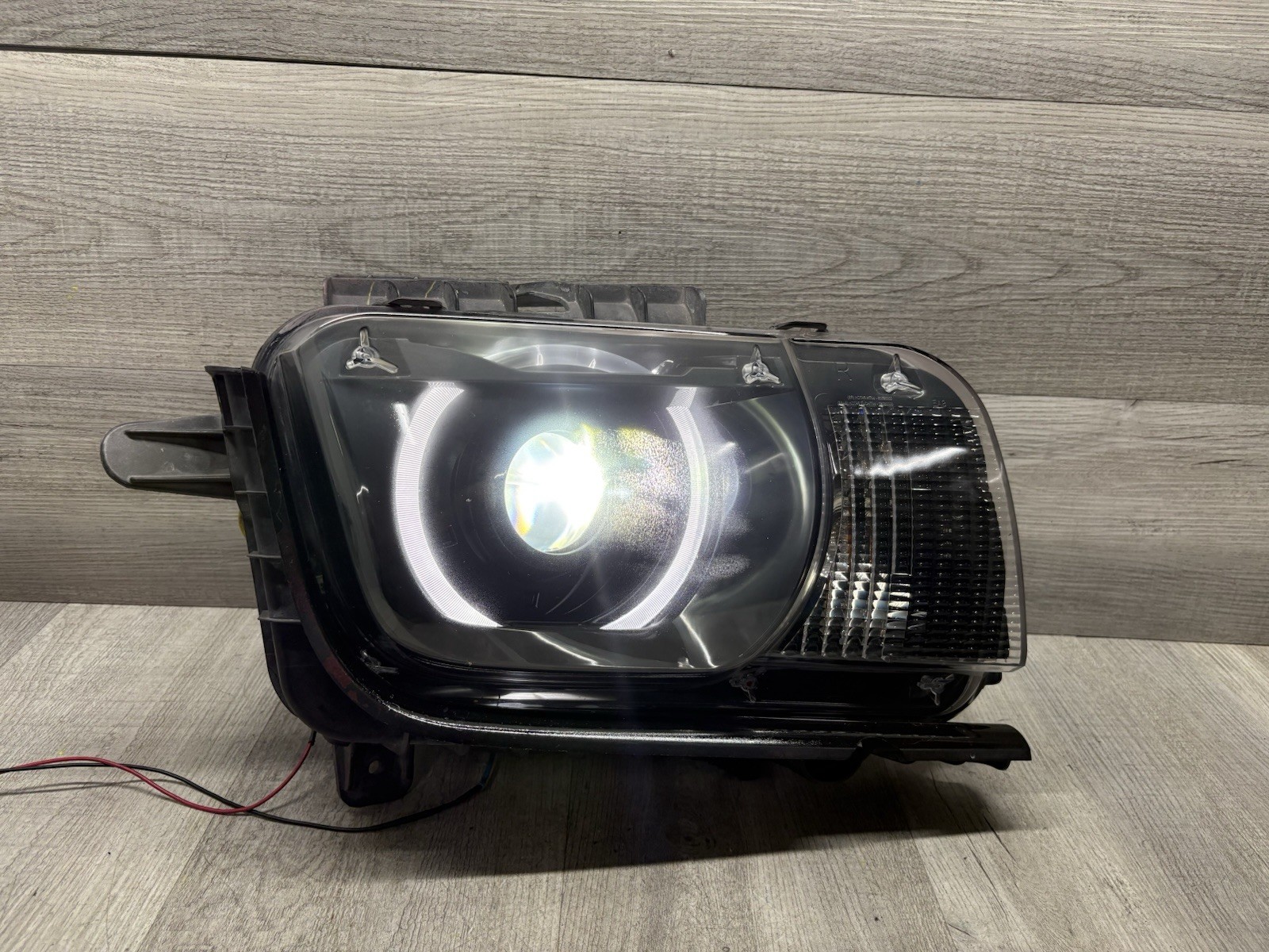 2010-2013 Chevrolet Camaro RS Right HID Headlight Assembly OEM 92240994 (1)