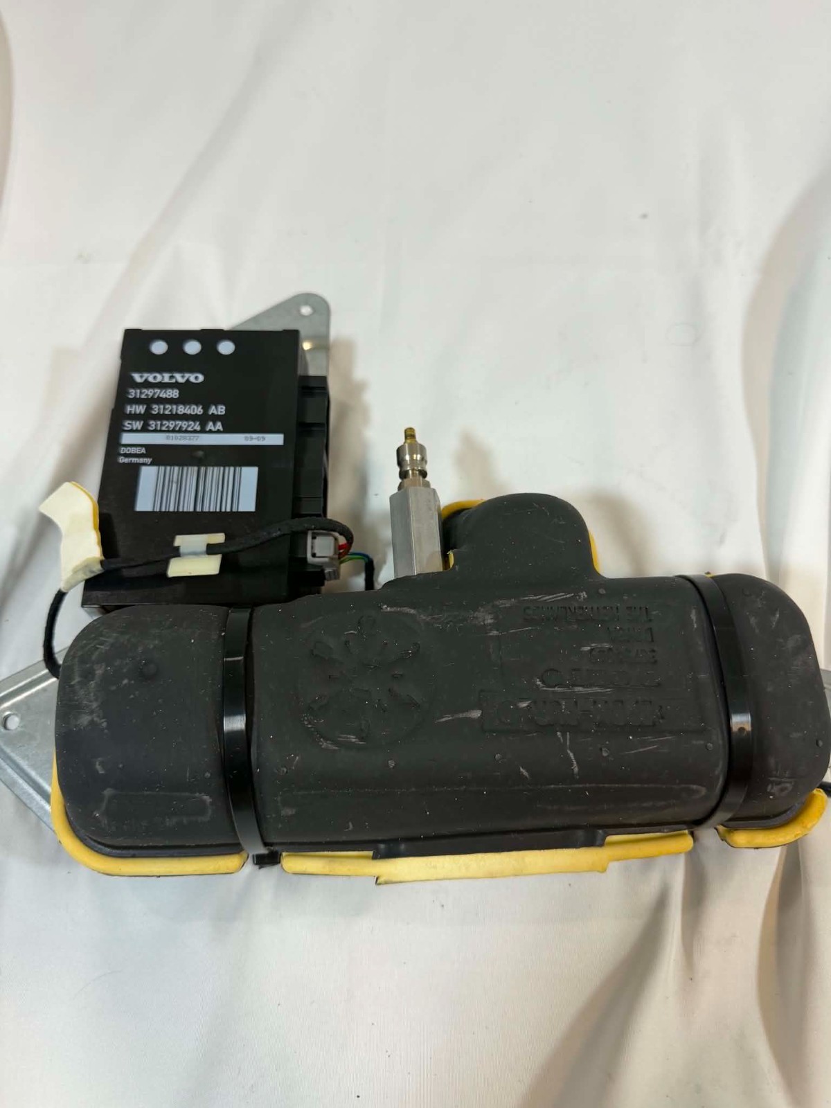 2010-2016 VOLVO XC60 REAR GATE TRUNK LID HYDRAULIC MOTOR PUMP W/ MODULE OEM * 2010-2016 VOLVO XC60 REAR GATE TRUNK LID HYDRAULIC MOTOR PUMP W/ MODULE OEM *