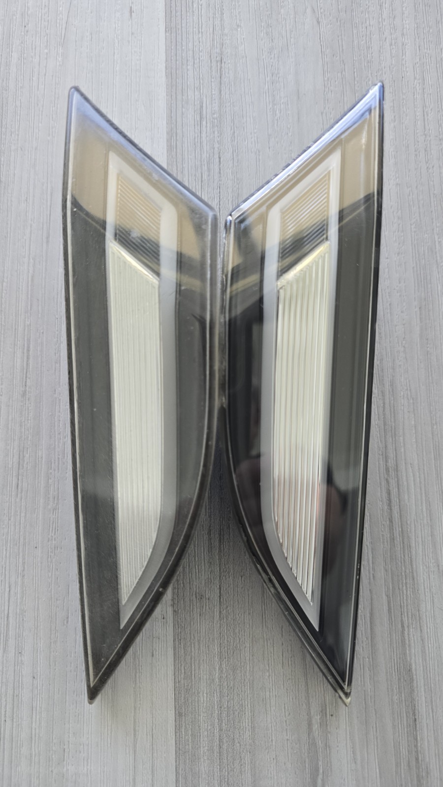 Porsche 991 981 718 OEM LED Clear Side Markers - Flasher Lamps Porsche 991 981 718 OEM LED Clear Side Markers - Flasher Lamps