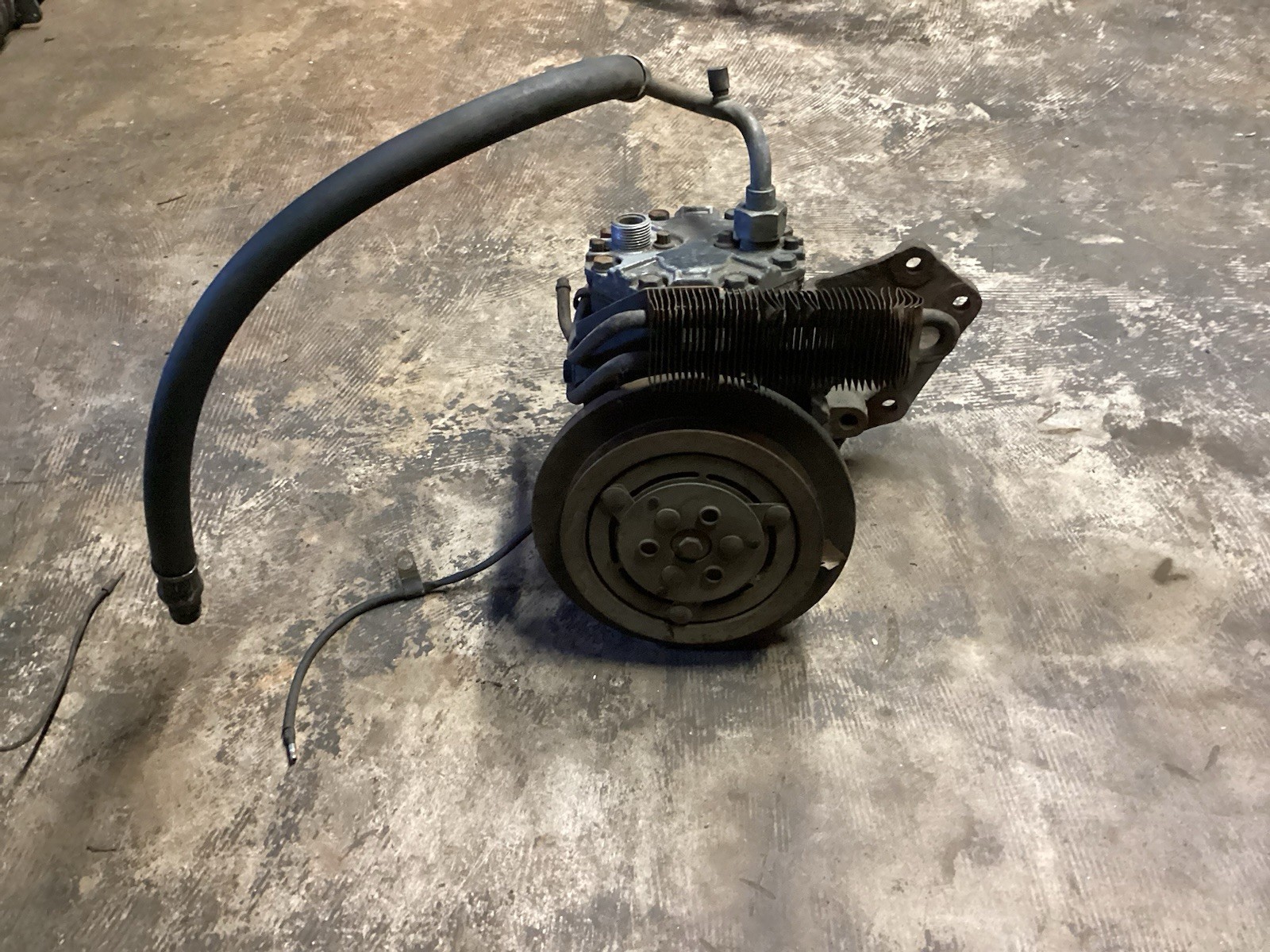1971-73 Ford Mercury Mustang A/C Compressor 351 Cleveland 1971-73 Ford Mercury Mustang A/C Compressor 351 Cleveland
