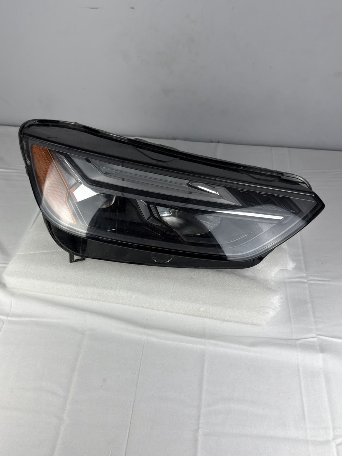 2021–2025 Audi Q5 SQ5 Right Passenger LED Headlight OEM 80A941034H Genuine 2021–2025 Audi Q5 SQ5 Right Passenger LED Headlight OEM 80A941034H Genuine