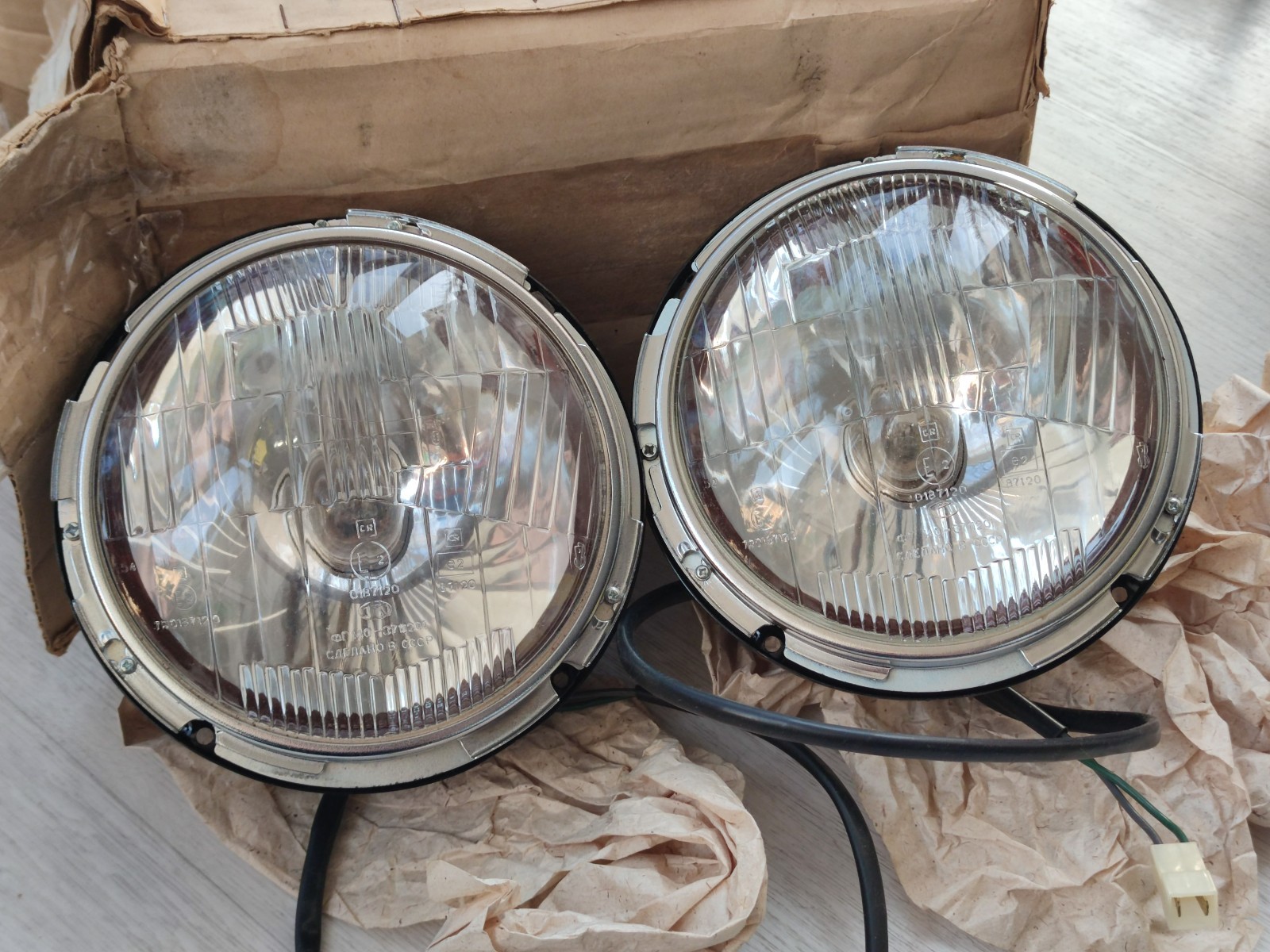 Original USSR headlight assembly 2 pc Lada 2101 2102 VAZ retro vintage