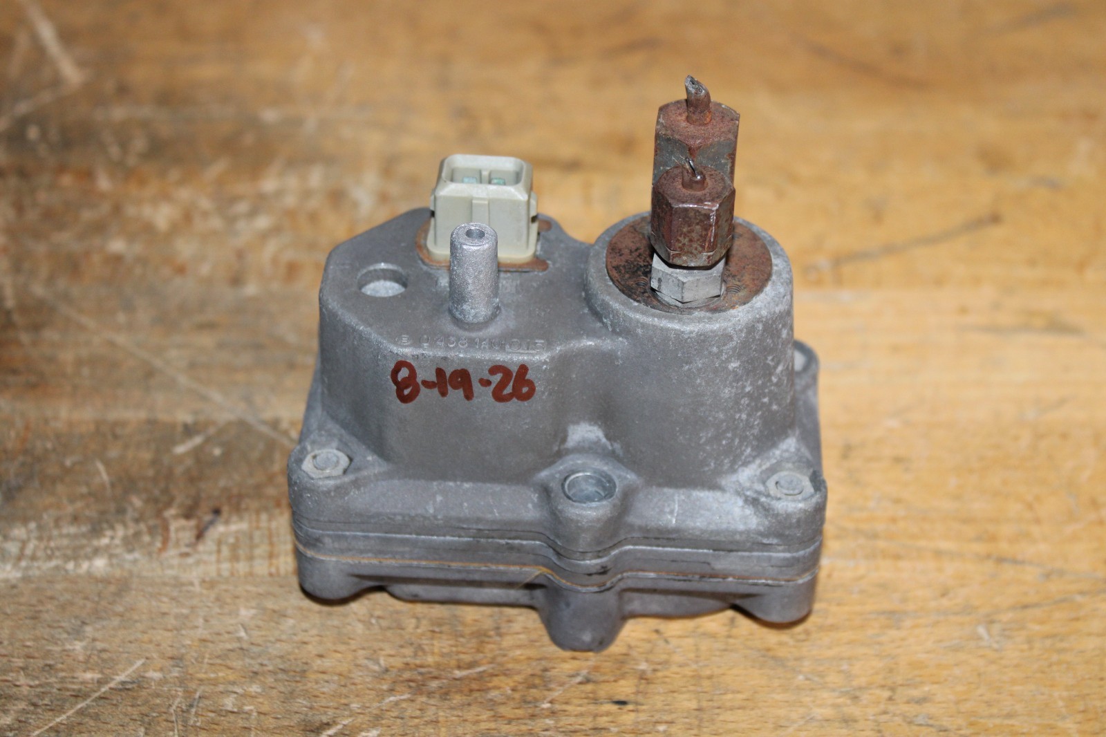 Mercedes W126 R107 Warm Up Regulator WUR / Bosch 0438140015 Mercedes W126 R107 Warm Up Regulator WUR / Bosch 0438140015