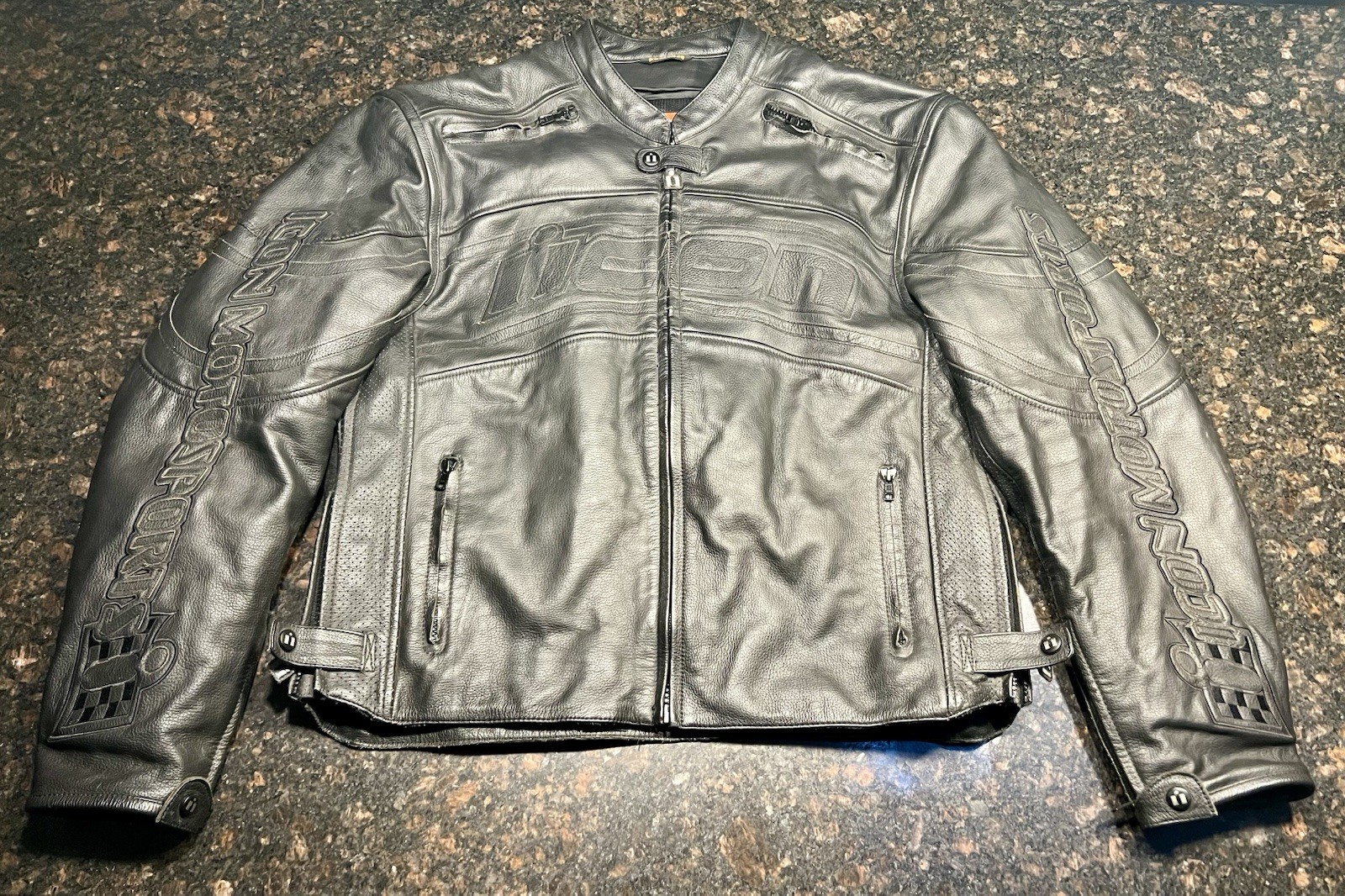 Vintage Icon Daytona Men’s Leather Motorcycle Jacket/Vented/Back Pad/Size XL