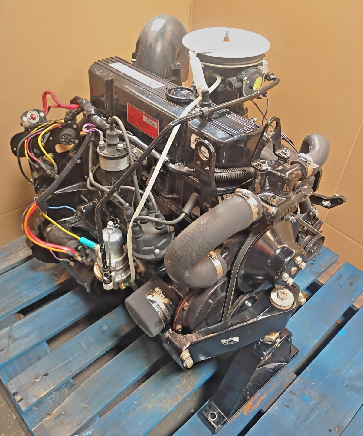 Mercruiser 3.0 Motor 140 Hp Marine Engine OMC Freshwater Motor 1980s