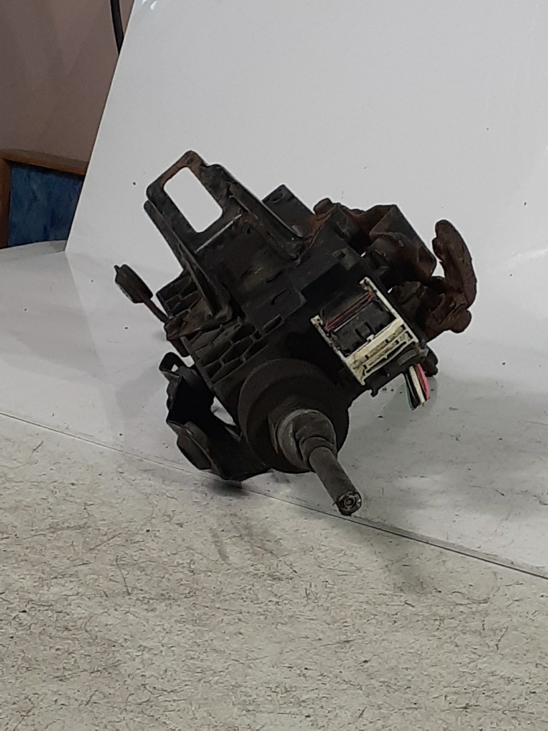 2010-2012 Subaru Outback Legacy Emergency Parking Brake Motor Actuator OEM 2010-2012 Subaru Outback Legacy Emergency Parking Brake Motor Actuator OEM