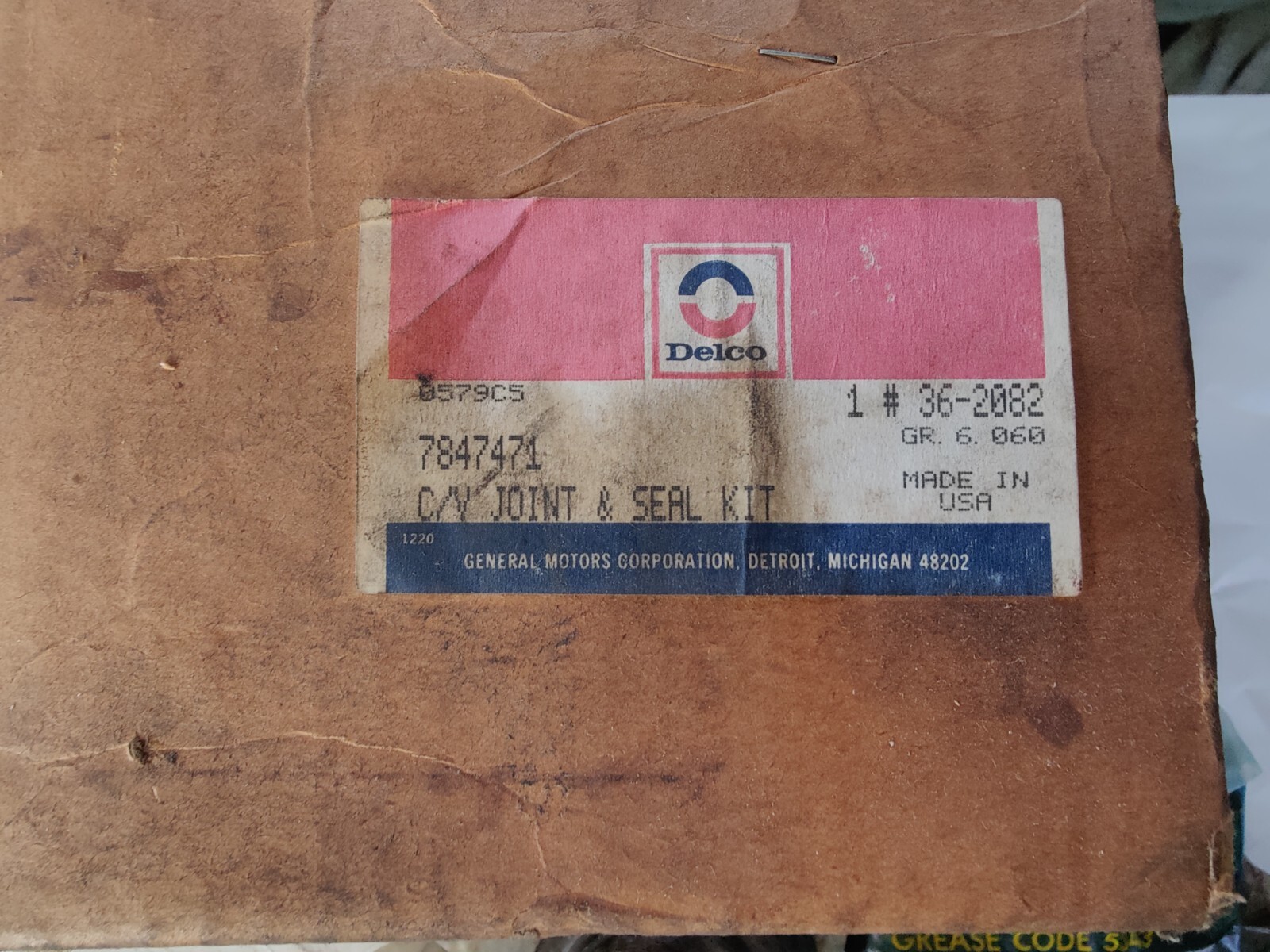 NOS OEM 1982-84 Cadillac Oldsmobile front outer CV Joint kit Delco 7847471 NOS OEM 1982-84 Cadillac Oldsmobile front outer CV Joint kit Delco 7847471