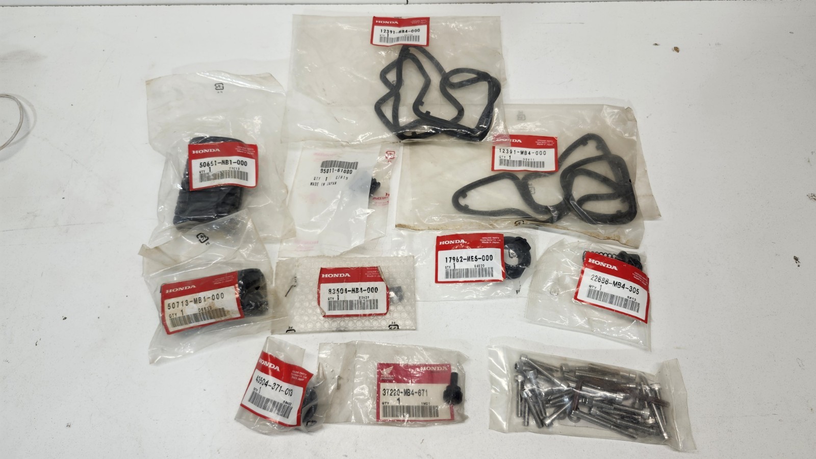 Honda OEM NOS Parts Lot Peg Rubber Gaskets Master Cylinder Rebuild Kit Honda OEM NOS Parts Lot Peg Rubber Gaskets Master Cylinder Rebuild Kit