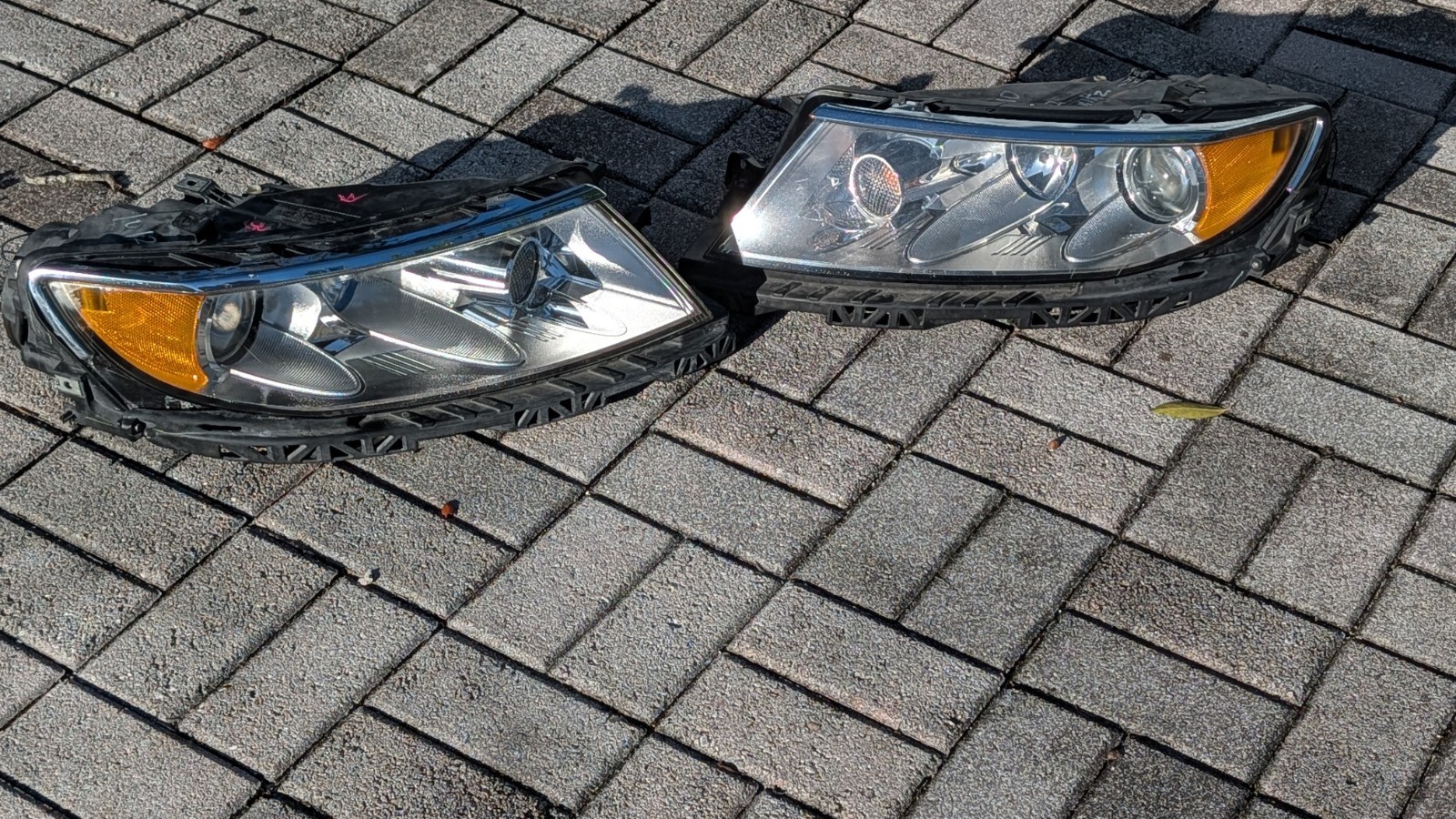 2010 2011 2012 Lincoln MKZ HALOGEN Driver & Passenger Side SET Headlights OEM 2010 2011 2012 Lincoln MKZ HALOGEN Driver & Passenger Side SET Headlights OEM