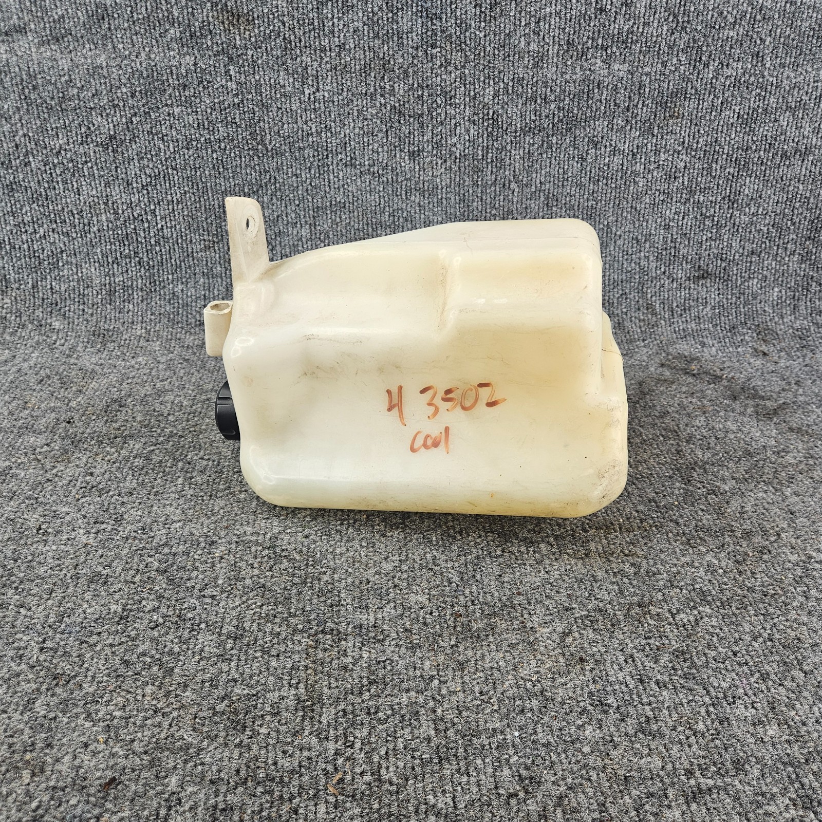 03-06 Nissan 350Z Coupe OEM Coolant Fluid Reservoir 03-06 Nissan 350Z Coupe OEM Coolant Fluid Reservoir