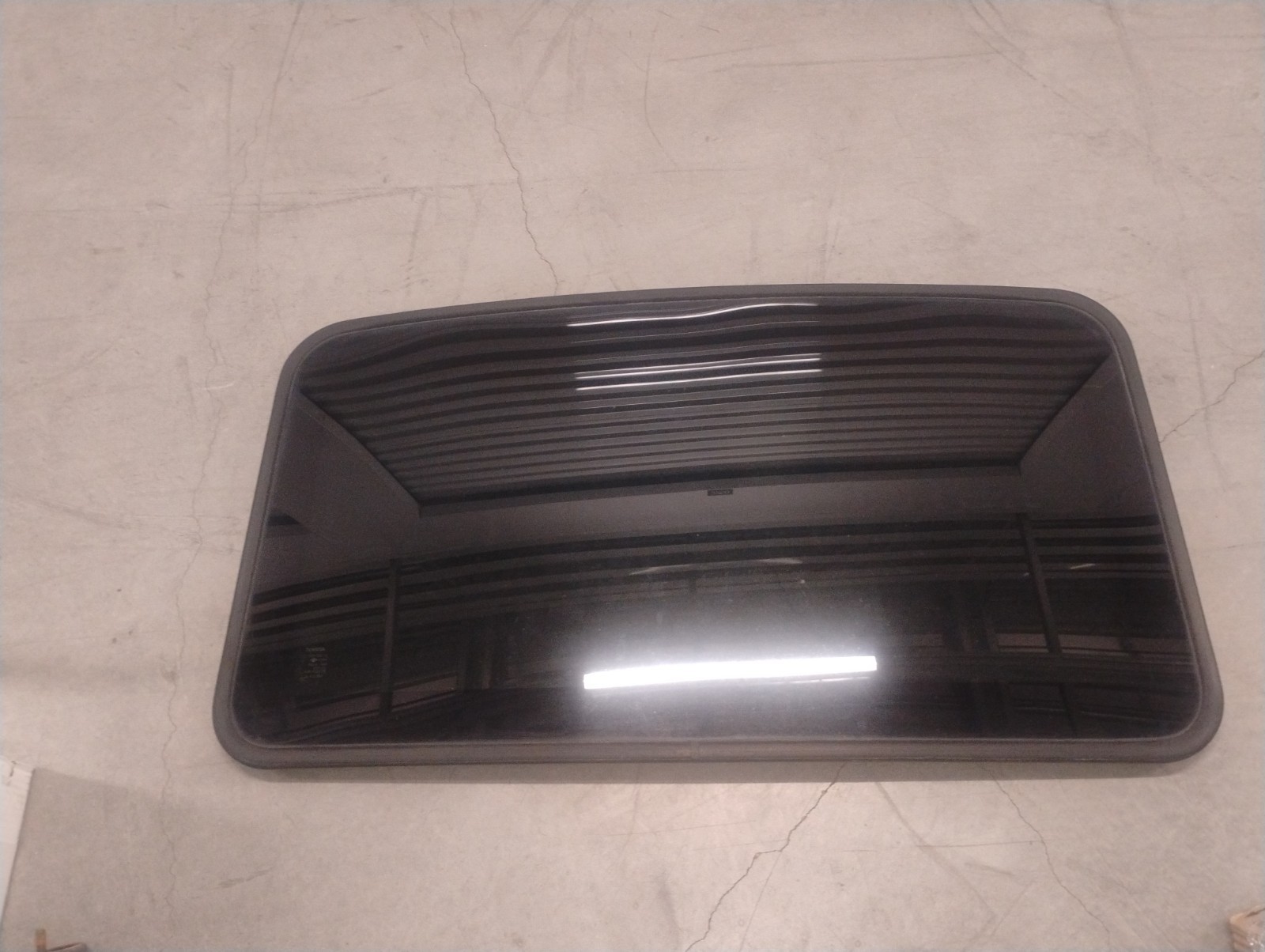 2003-2006 Toyota 4Runner Sunroof Moonroof Glass 2003-2006 Toyota 4Runner Sunroof Moonroof Glass