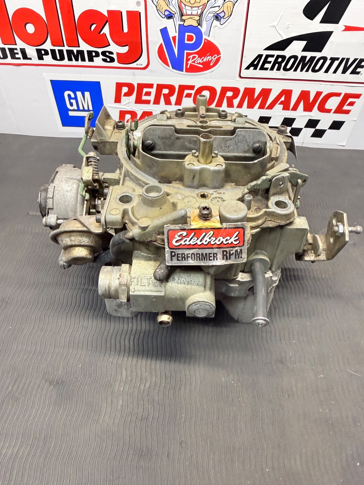 RARE CHEVY GMC 454 EDELBROCK 1910 CARBURETOR 850 CFM SPREAD BORE QUADRAJET 1910