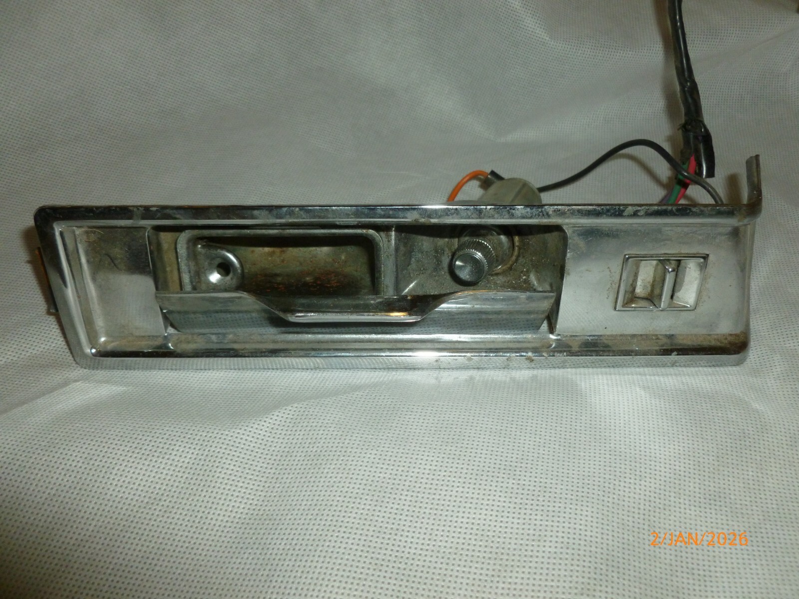 Vtg 1971 1972 1973 Buick Riviera GS Stage 1 Rear Ash Tray Assemblies 9844872 73 Vtg 1971 1972 1973 Buick Riviera GS Stage 1 Rear Ash Tray Assemblies 9844872 73