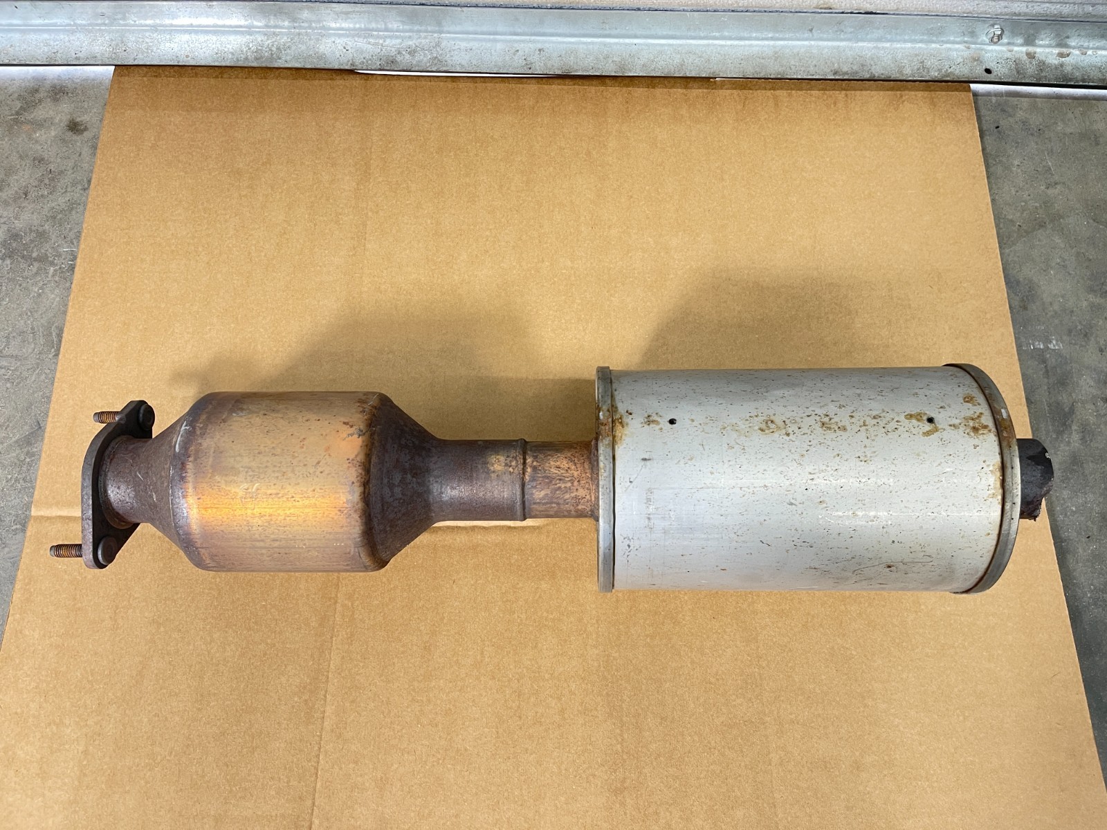 2013-2016 Lincoln MKZ Hybrid 2.0L Front Exhaust Resonator Muffler Pipe OEM