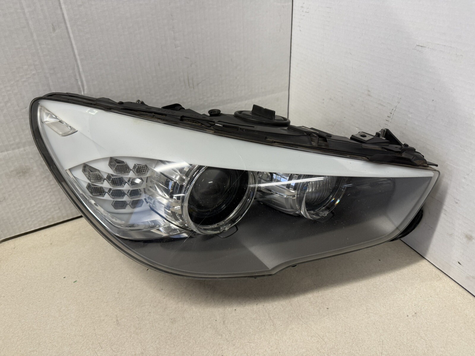2010-2017 BMW 535i 550i GT HID Adaptive Headlight Lamp Right Pass 63127262728